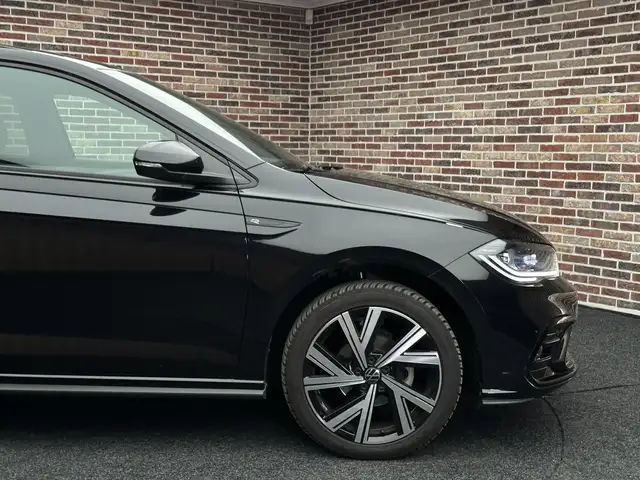 Volkswagen Polo view 8