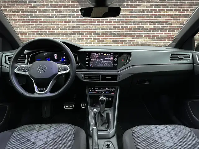 Volkswagen Polo view 11