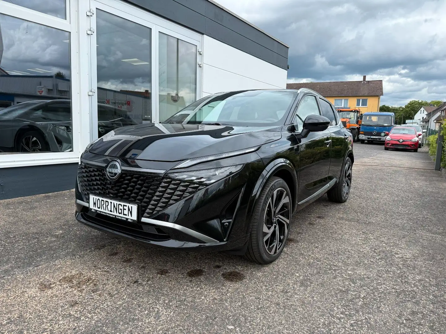 Nissan Qashqai DIG-T 1.3 MHEV Tekna+ X-Tronic Schwarz - 1