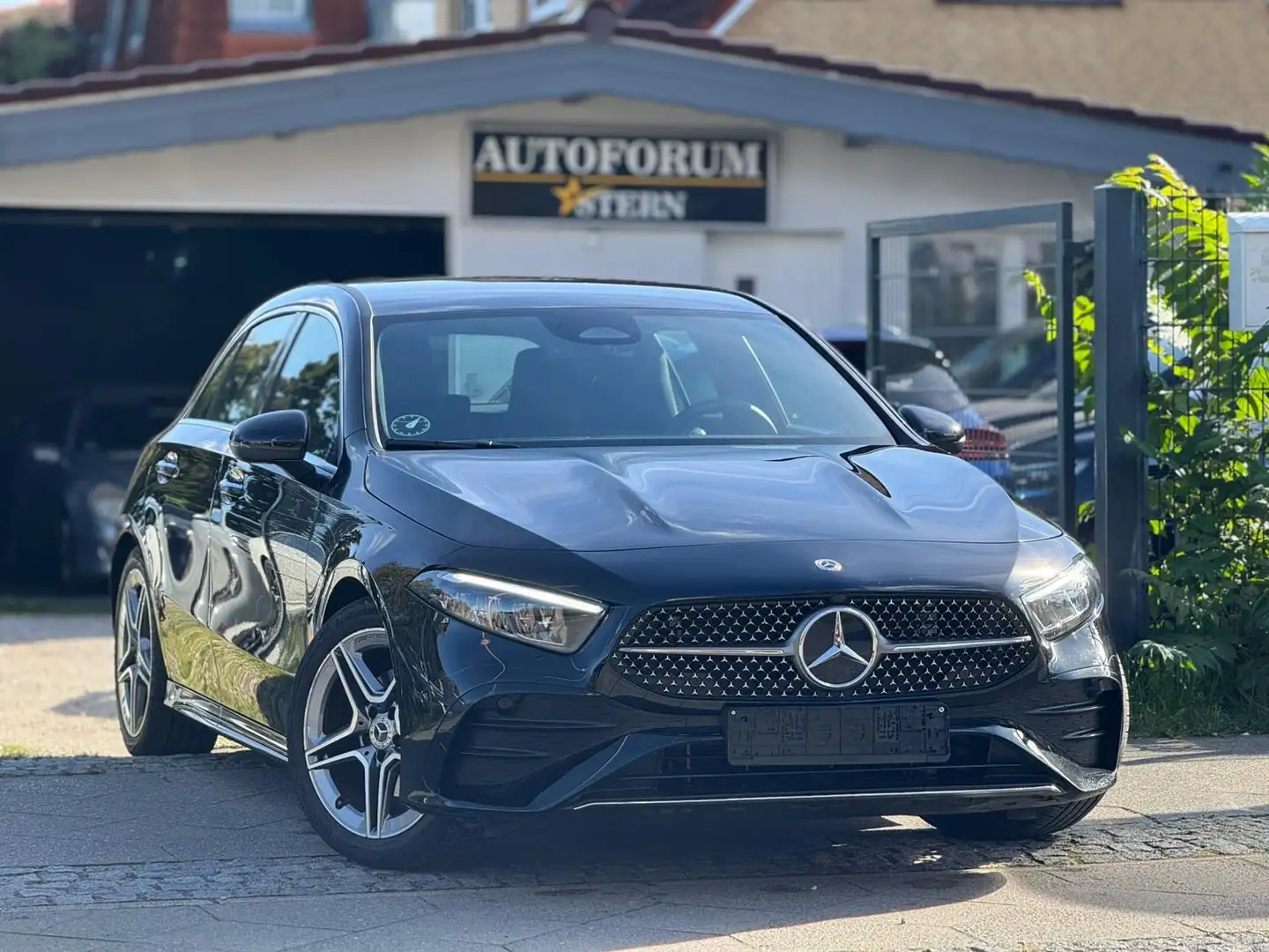 Mercedes-Benz A 200 AMG-Line/Kamera/Ambiente/Alcantara Schwarz - 2