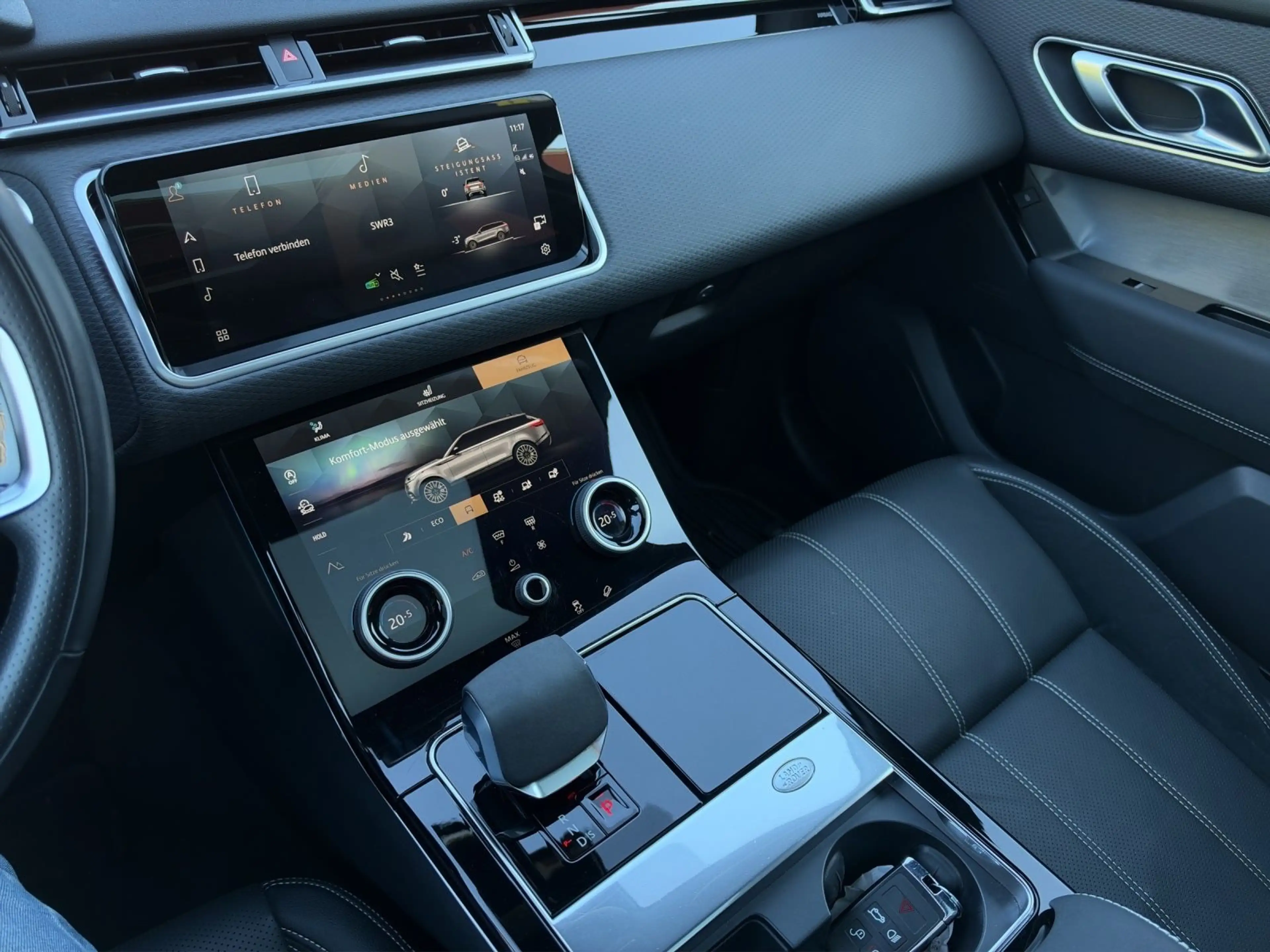 Land Rover Range Rover Velar R-Dynamic SE *Pano *AHK *Merid — photo 13