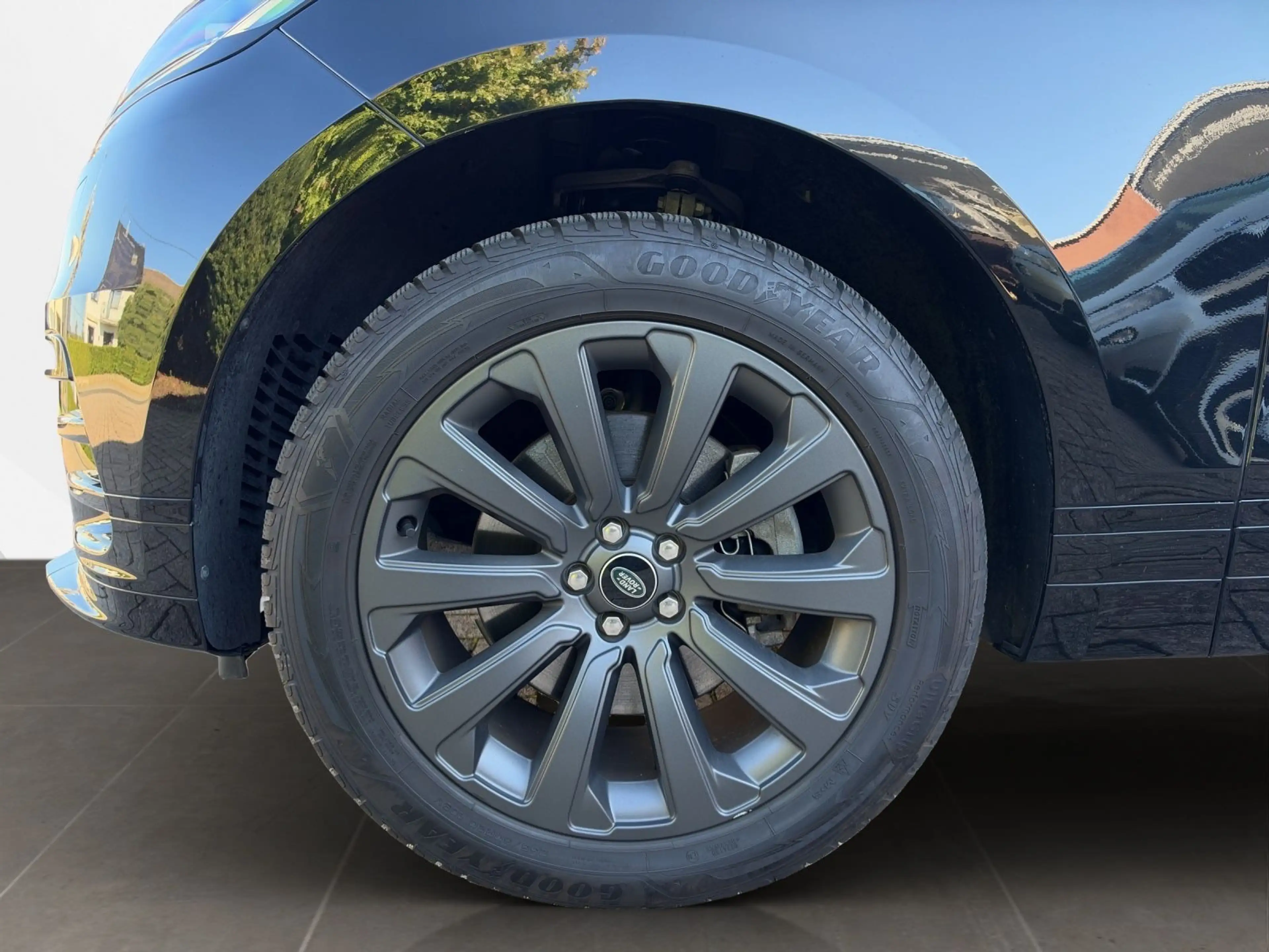 Land Rover Range Rover Velar R-Dynamic SE *Pano *AHK *Merid — photo 17