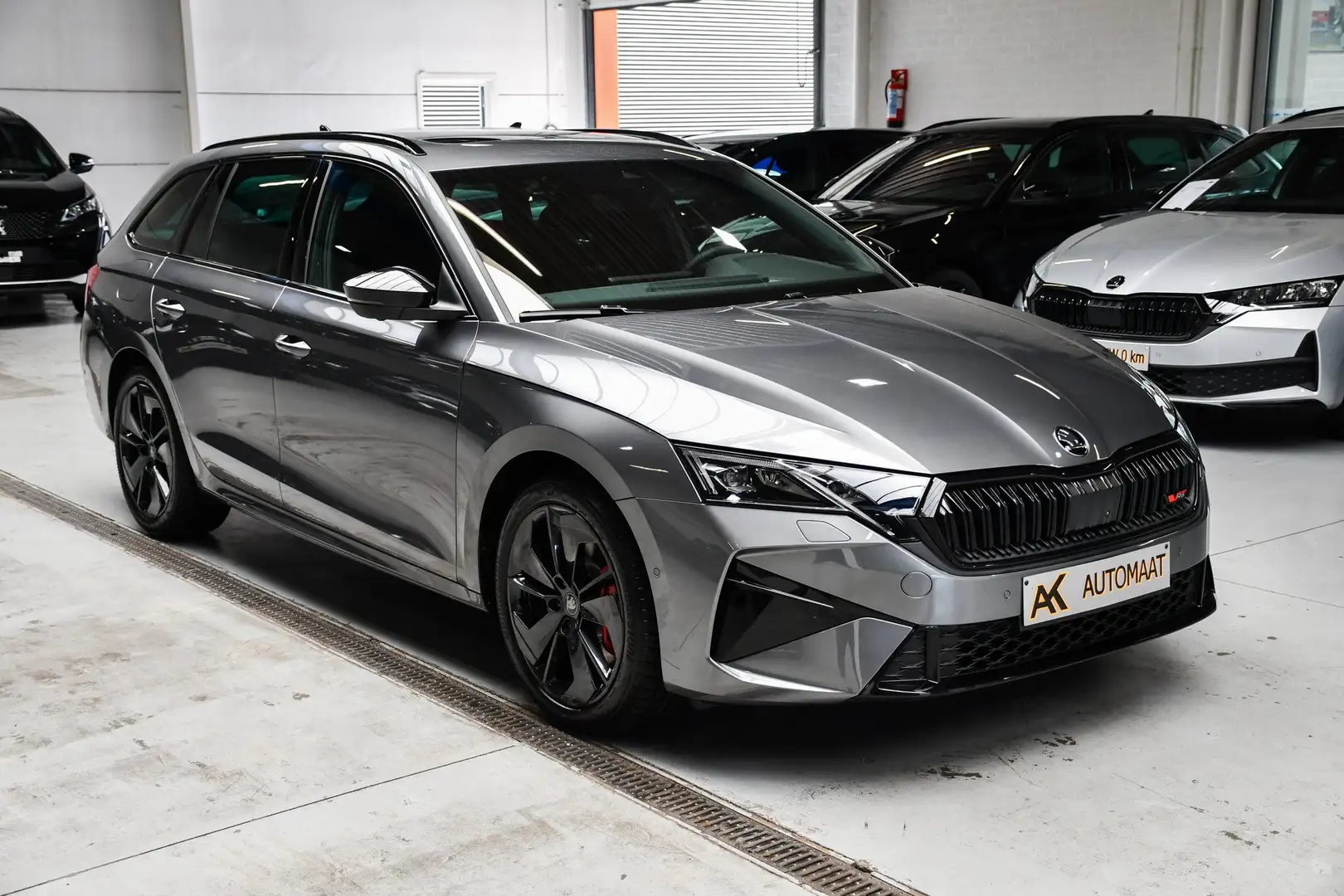 Skoda Octavia Octavia Combi 2.0 TSI RS NIEUW - PANO / TREKHAAK Gris - 2