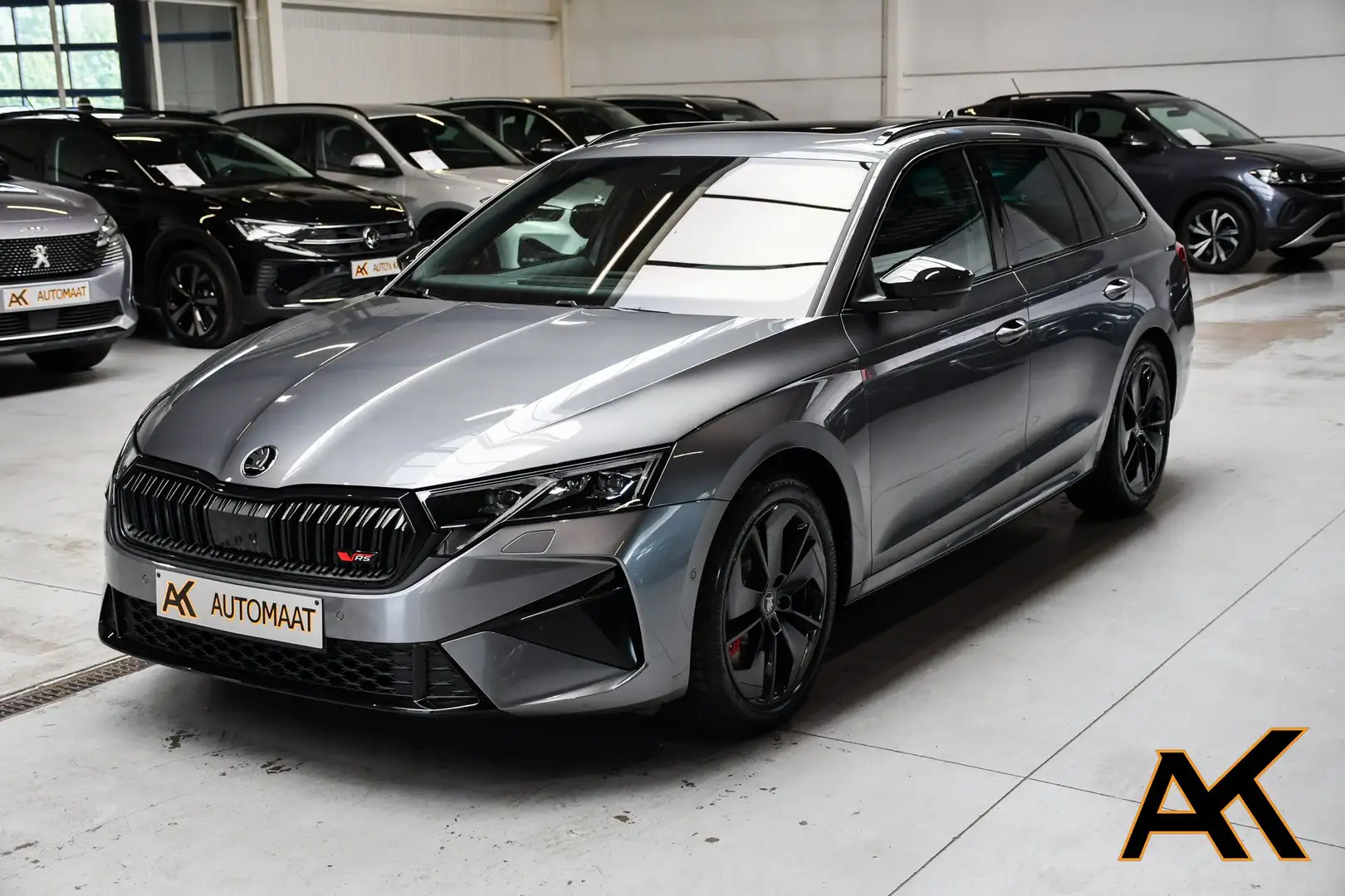 Skoda Octavia Octavia Combi 2.0 TSI RS NIEUW - PANO / TREKHAAK Gris - 1