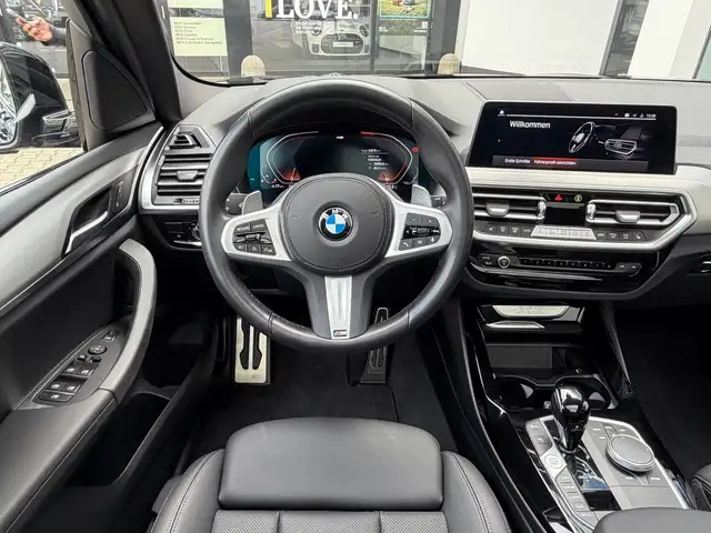 BMW X3 view 6
