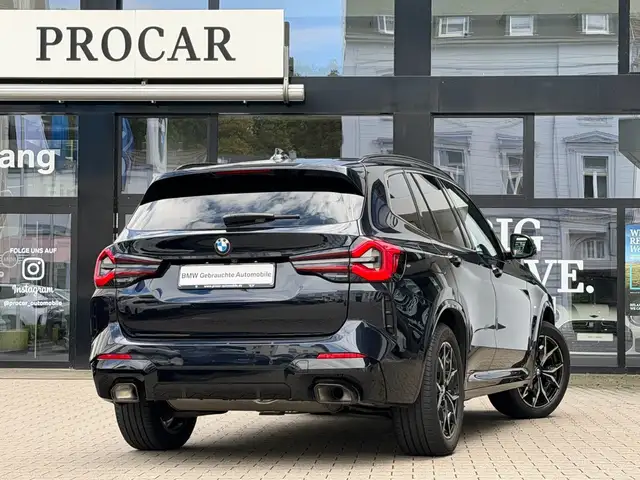 BMW X3 view 2