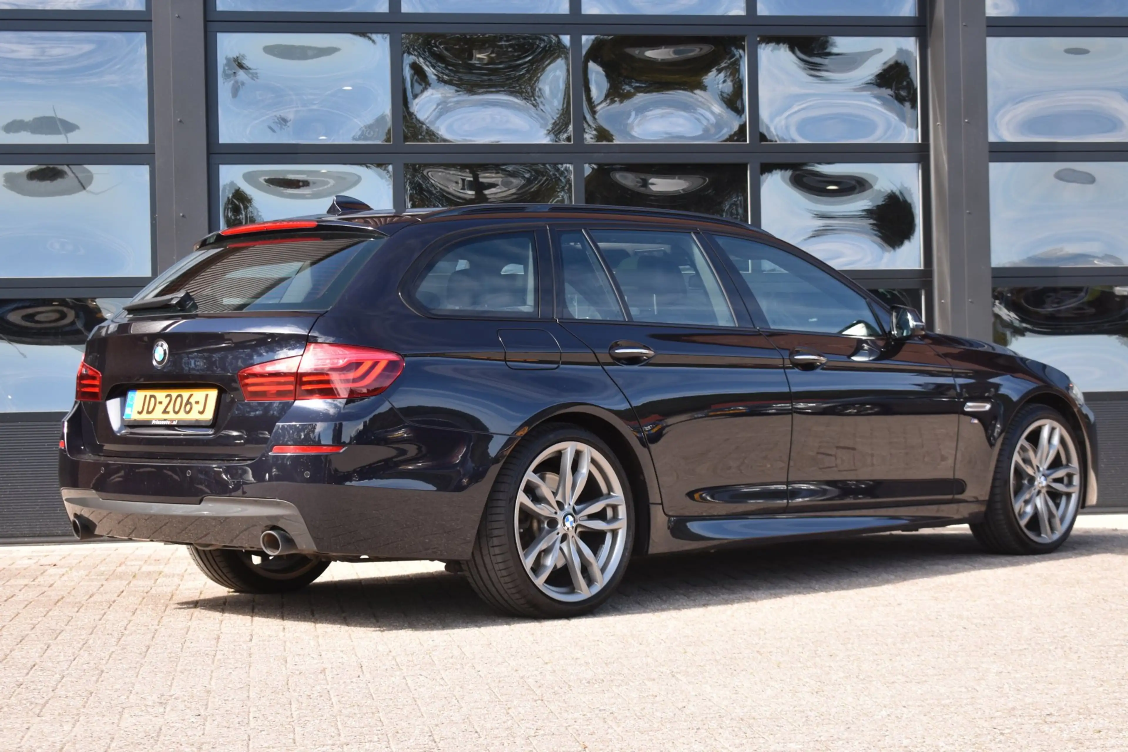 BMW 535 5-serie Touring 535d High Executive LED Pano Clima — photo 3