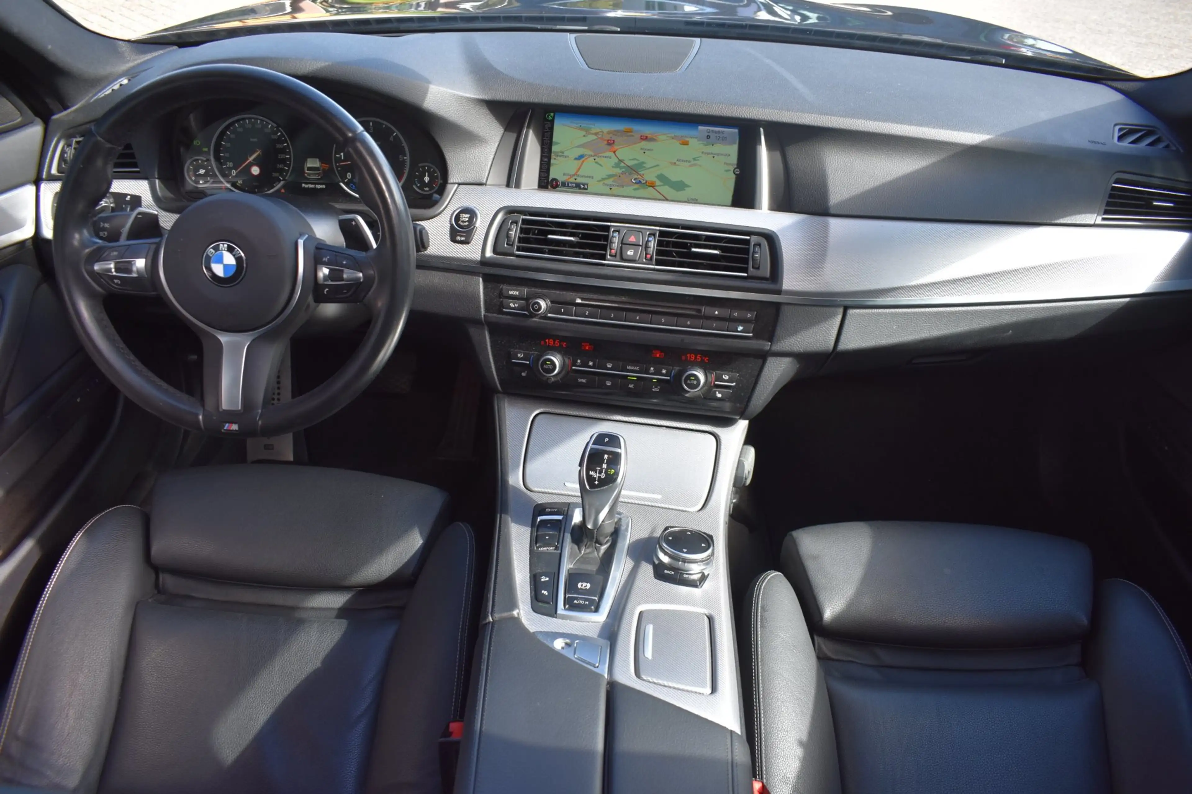 BMW 535 5-serie Touring 535d High Executive LED Pano Clima — photo 2
