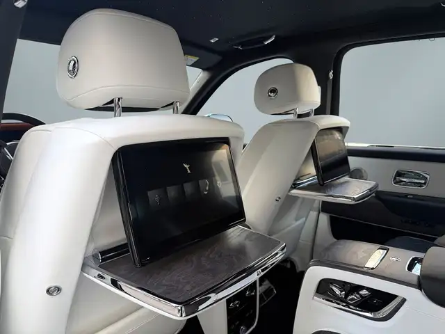Rolls-Royce Cullinan view 12