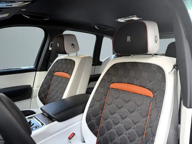Rolls-Royce Cullinan view 4