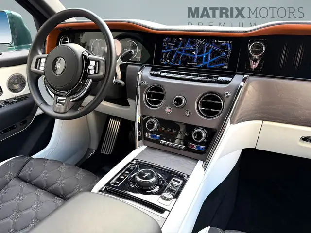 Rolls-Royce Cullinan view 7