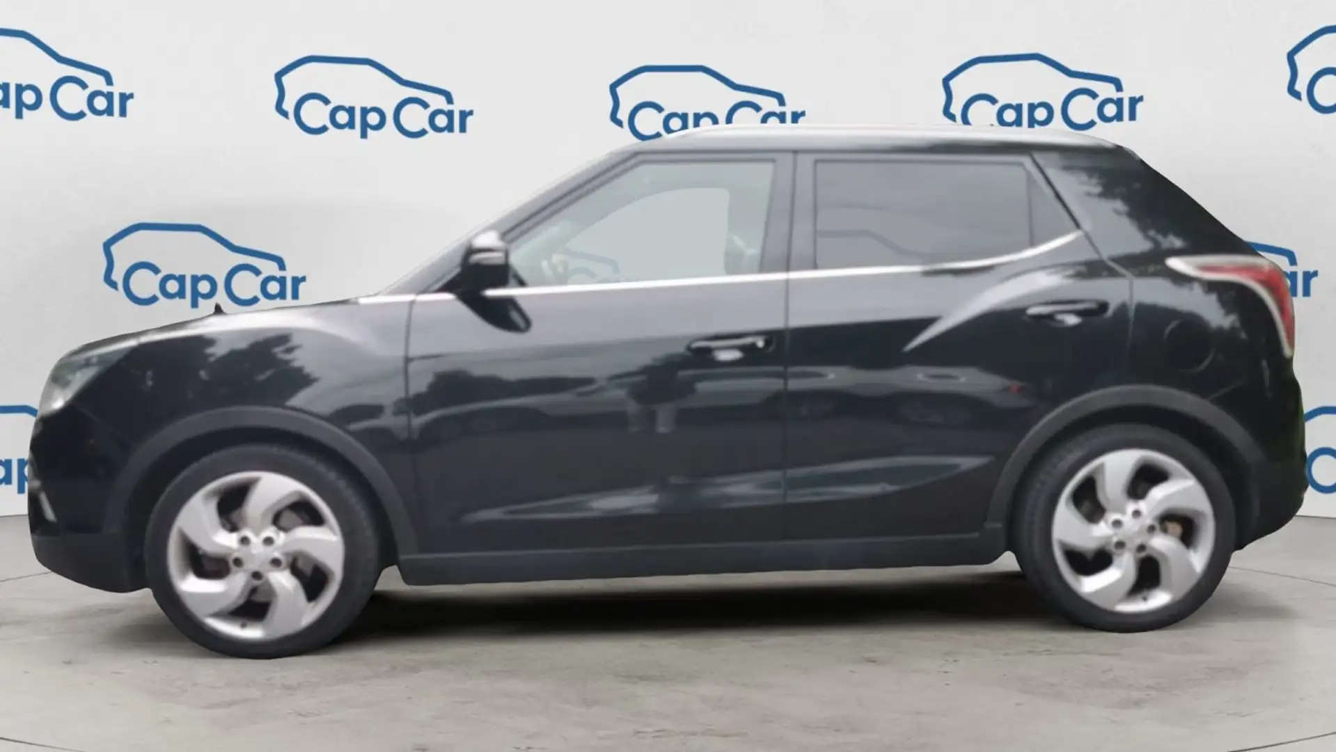 SsangYong Tivoli 1.6 XDi 160 Urban Fekete - 2