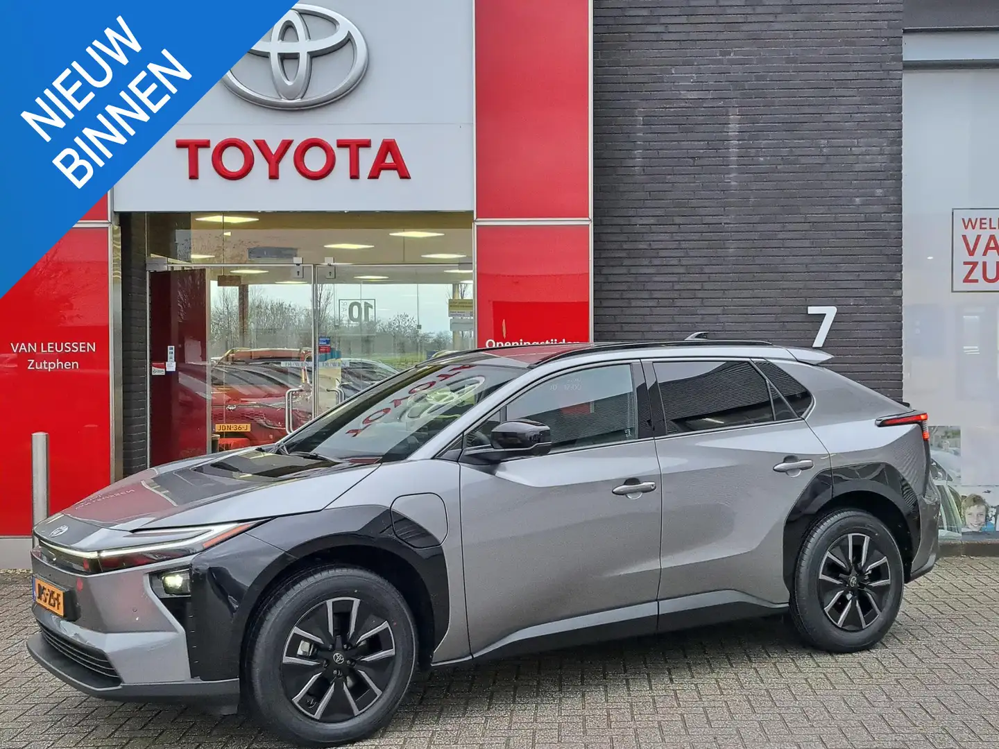 Toyota bZ4X 73,1 kWh Executive STOEL/STUURWIELVERWARMING 360 C Grijs - 1