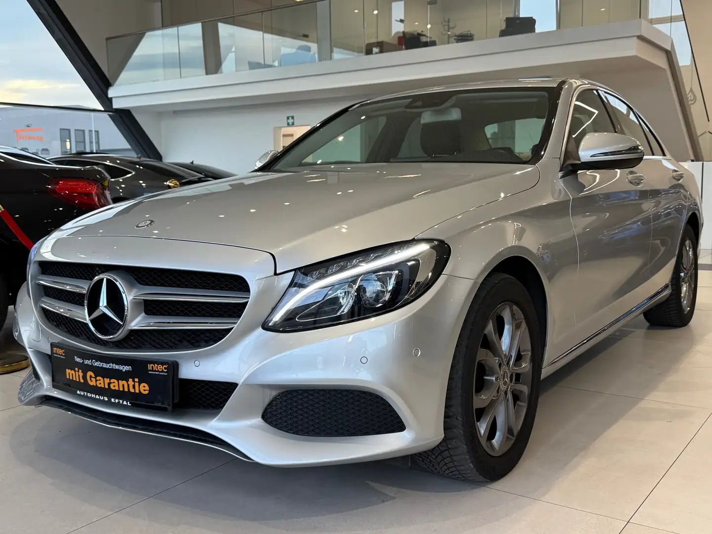 Mercedes-Benz C 180 d Avantgarde Aut.*NAVI*LED*KLIMA*SITZHZG*KREDIT*F1 Grau - 1