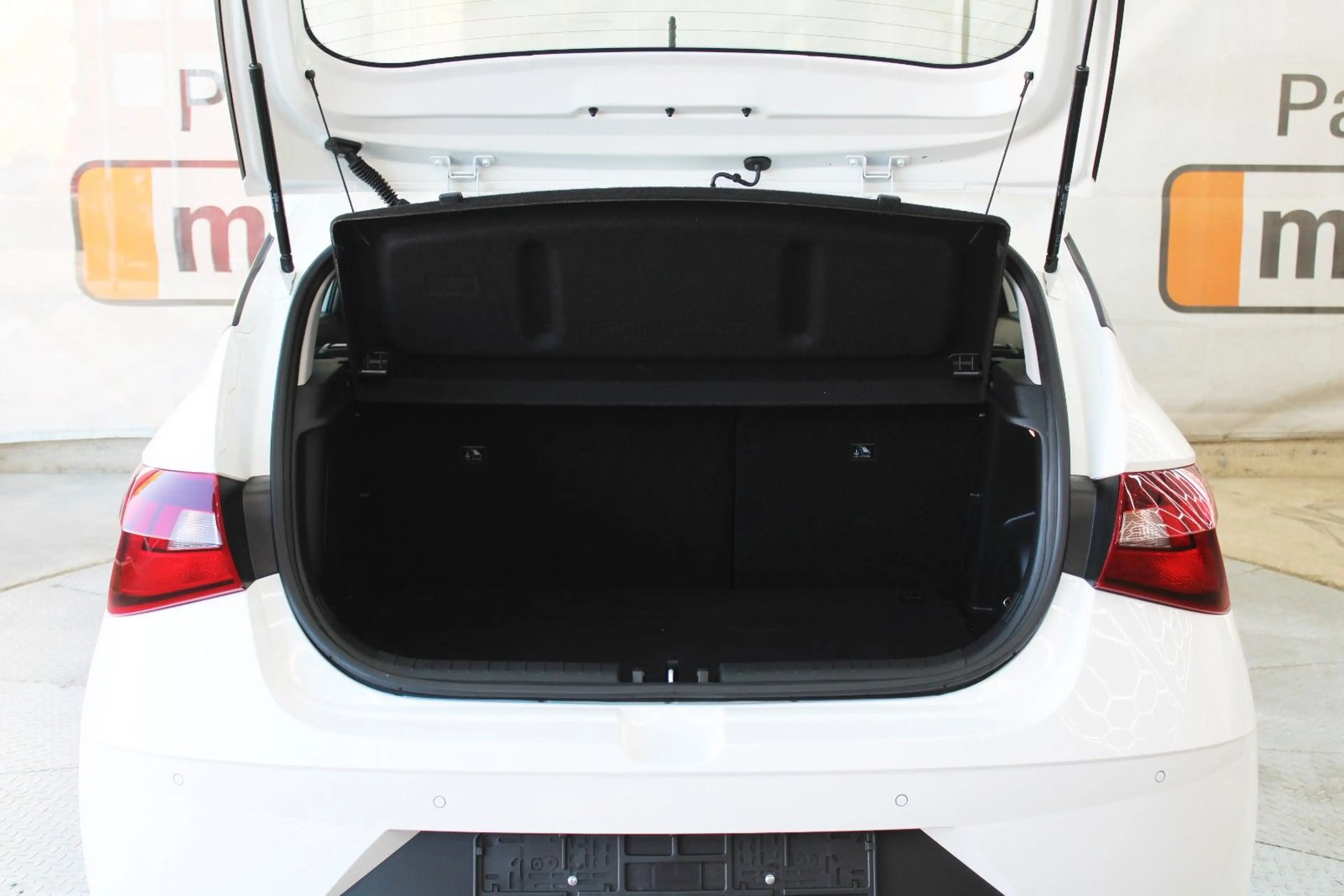 Hyundai i20 Select *Tüv&Inspektion Neu*Automatik* — photo 14