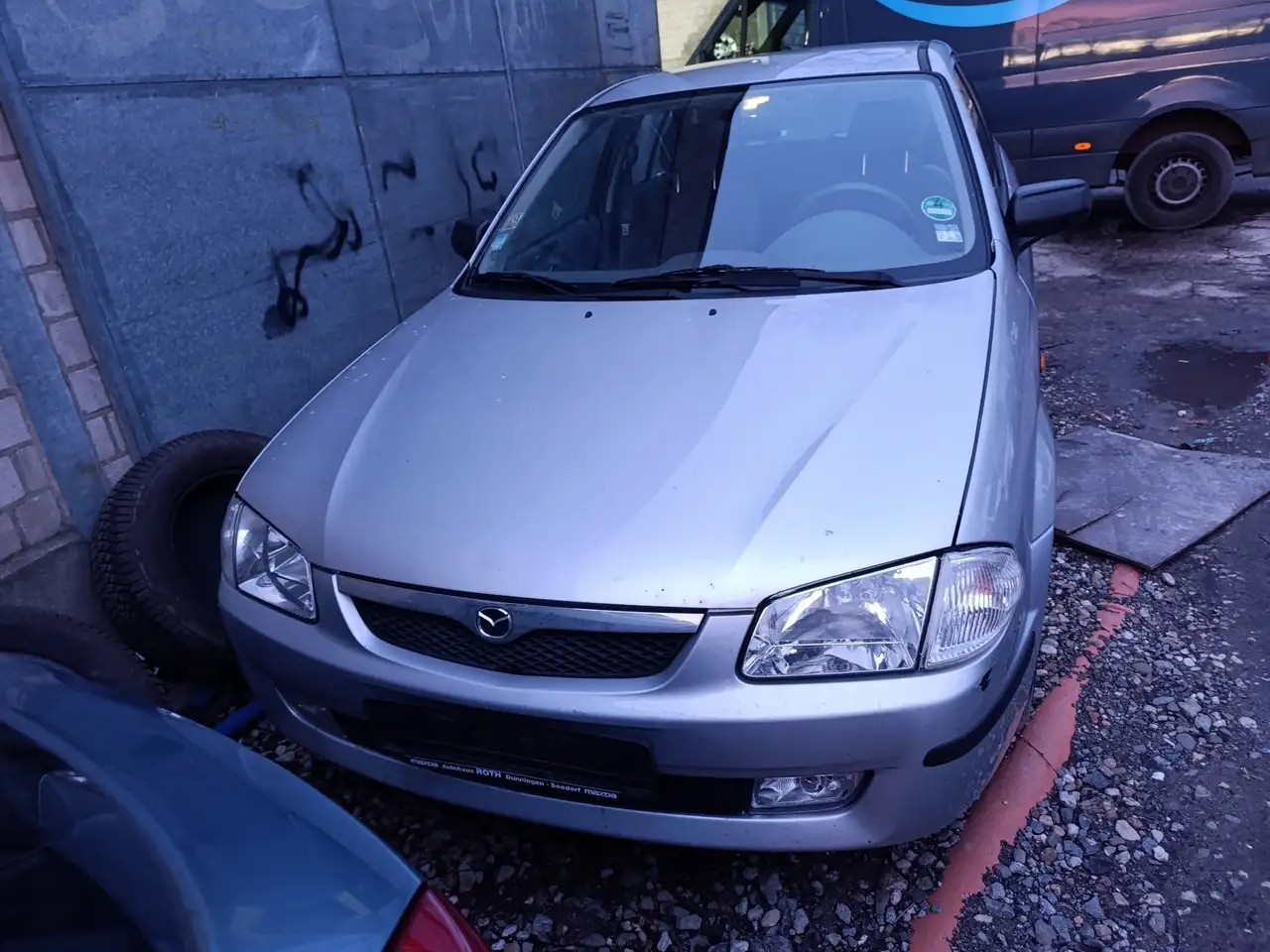 Mazda 323