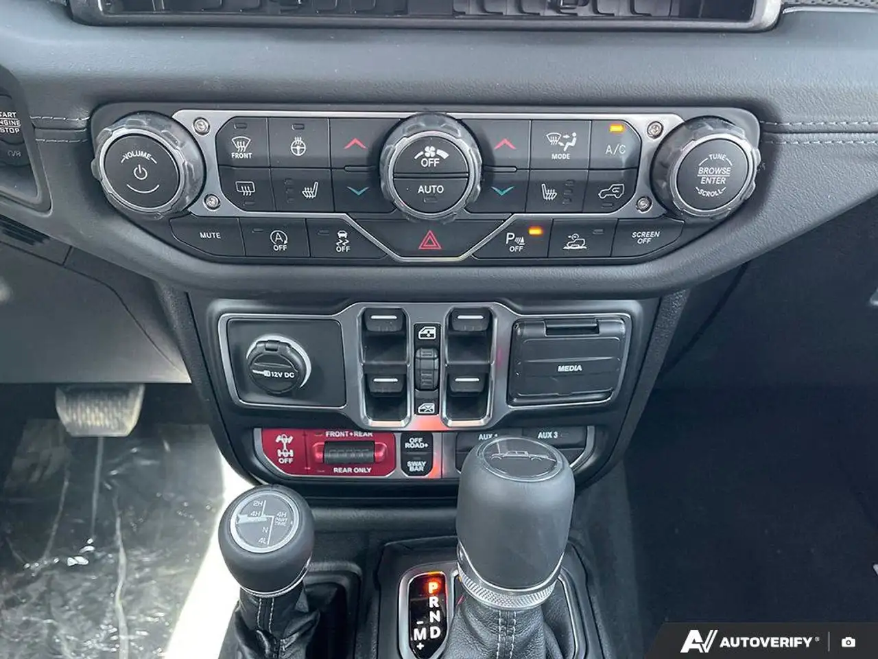 Jeep Gladiator снимка Jeep Gladiator