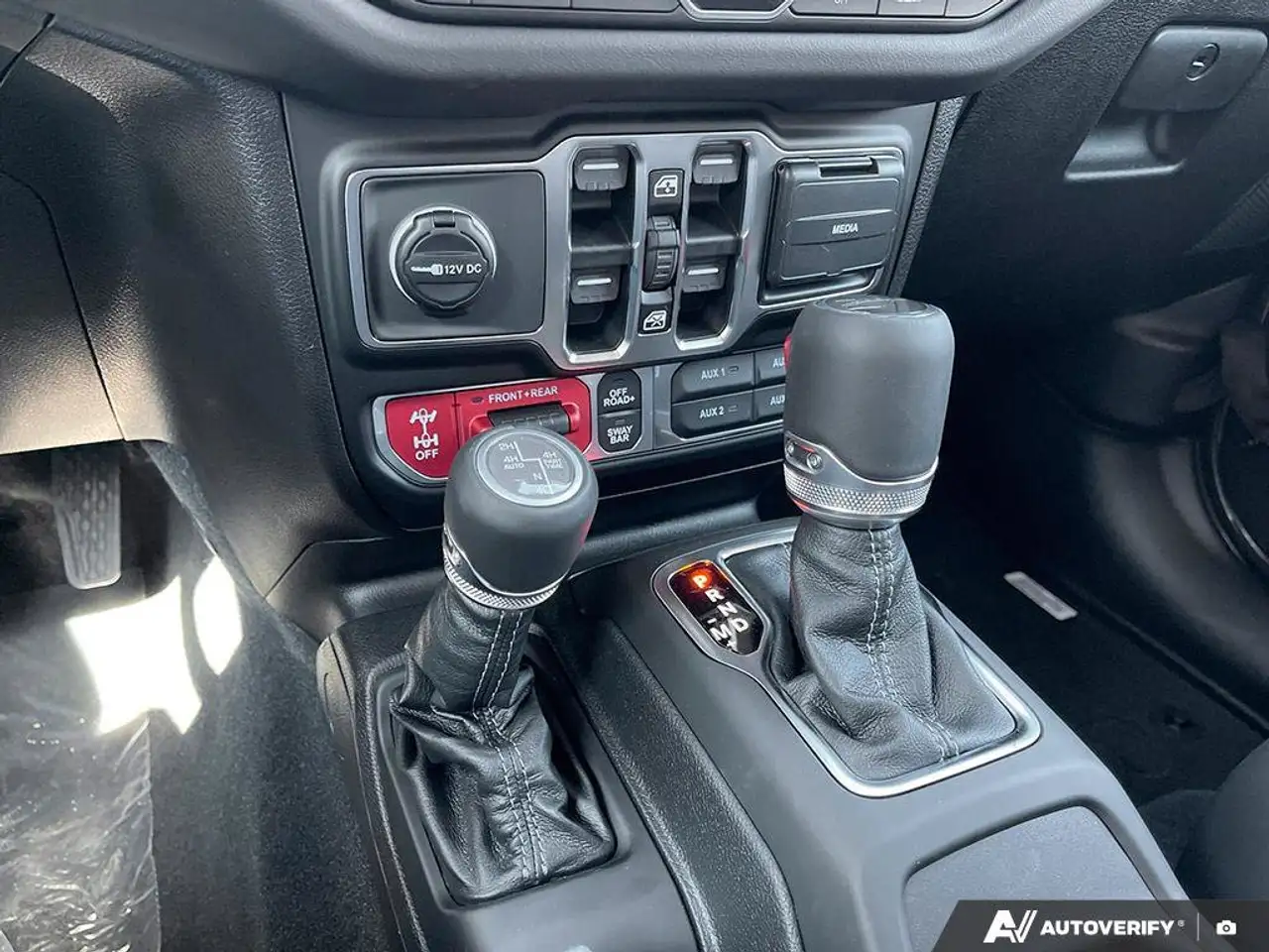 Jeep Gladiator снимка Jeep Gladiator