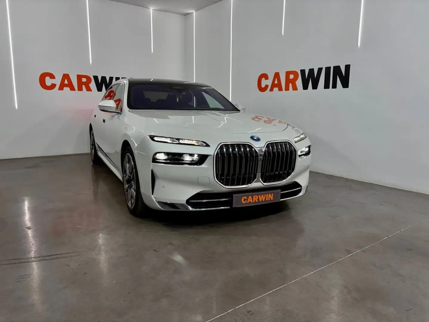 BMW 750 750e xDrive Blanco - 1