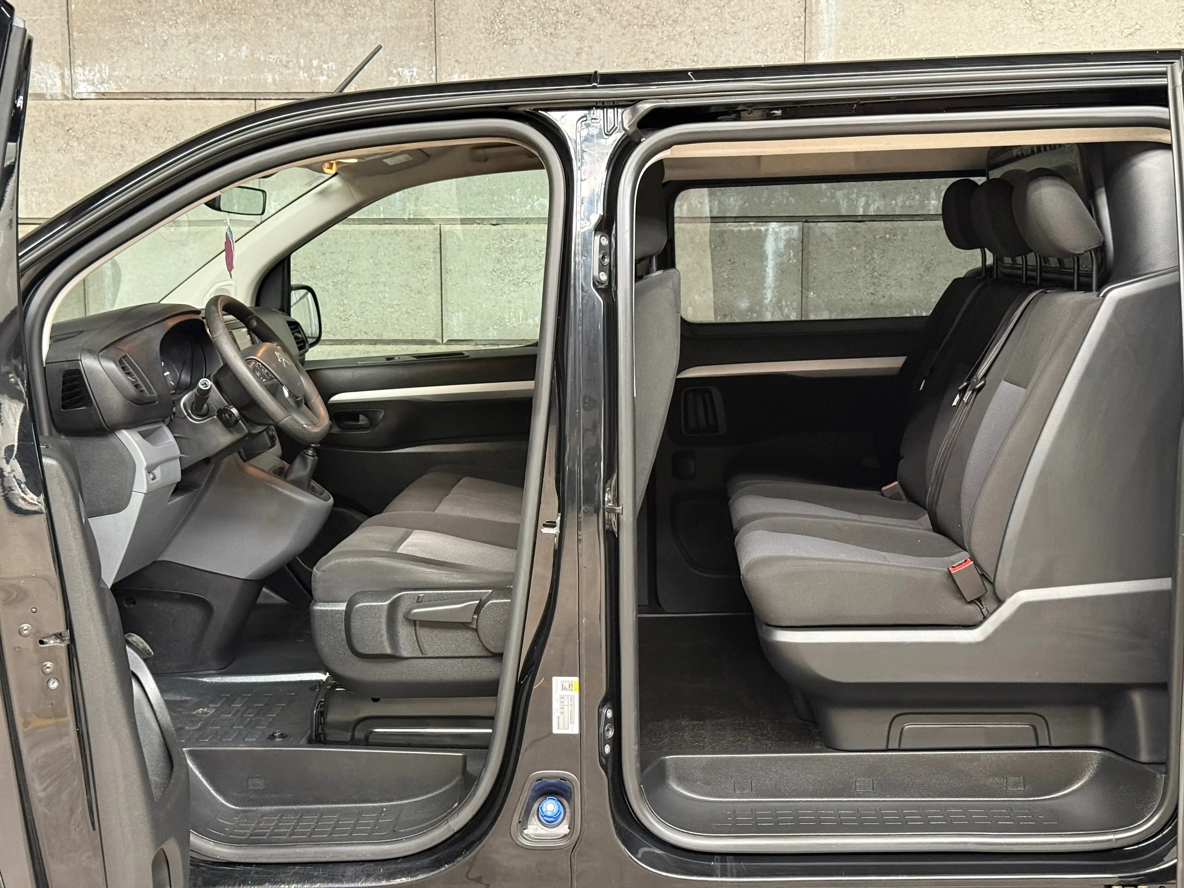 Peugeot Expert 2.0 BlueHDi L3 Long — photo 12