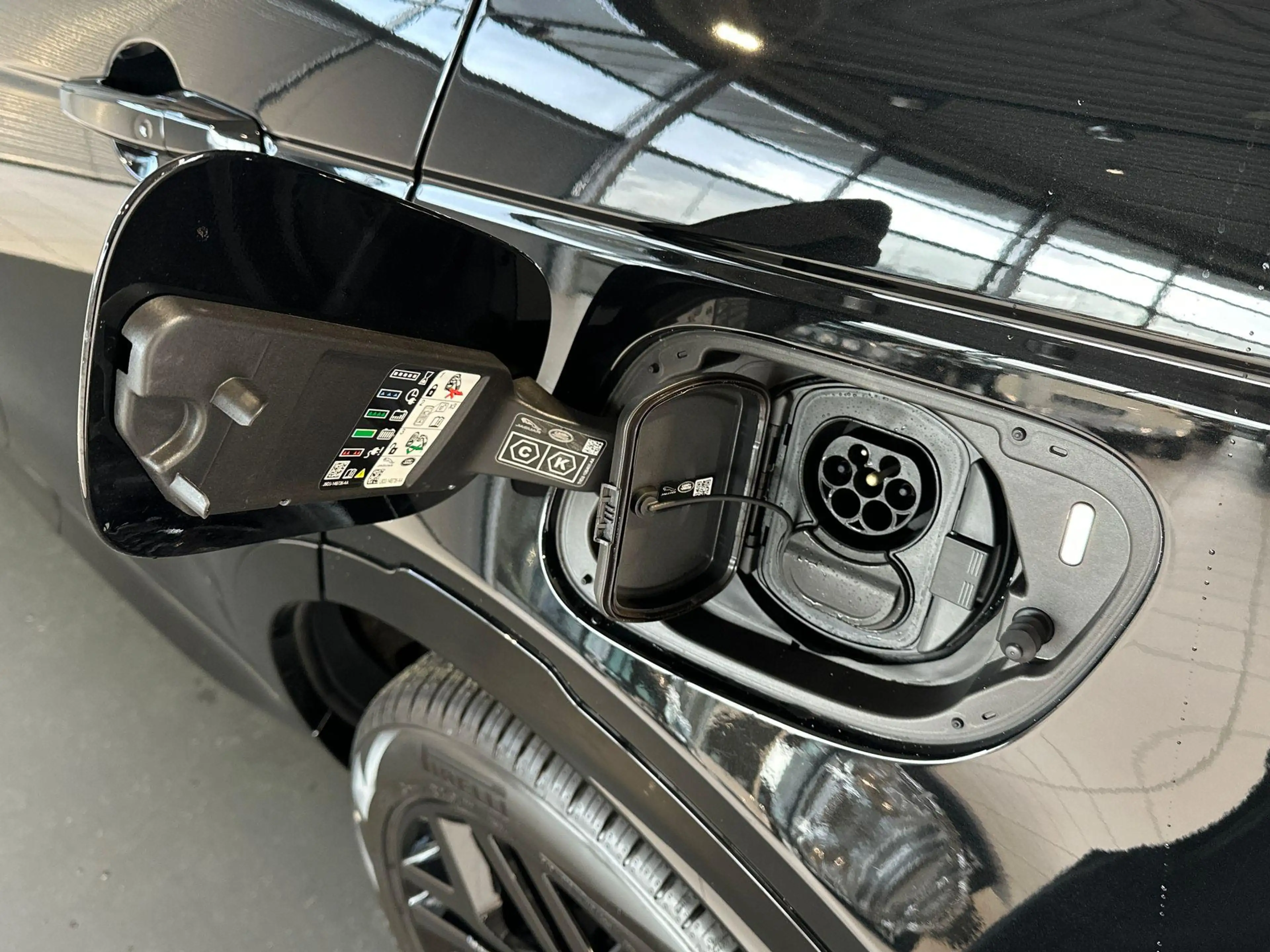 Land Rover Discovery Sport P270e Dynamic SE LANDMARK - TREKHAAK | PANO.DAK | — photo 23