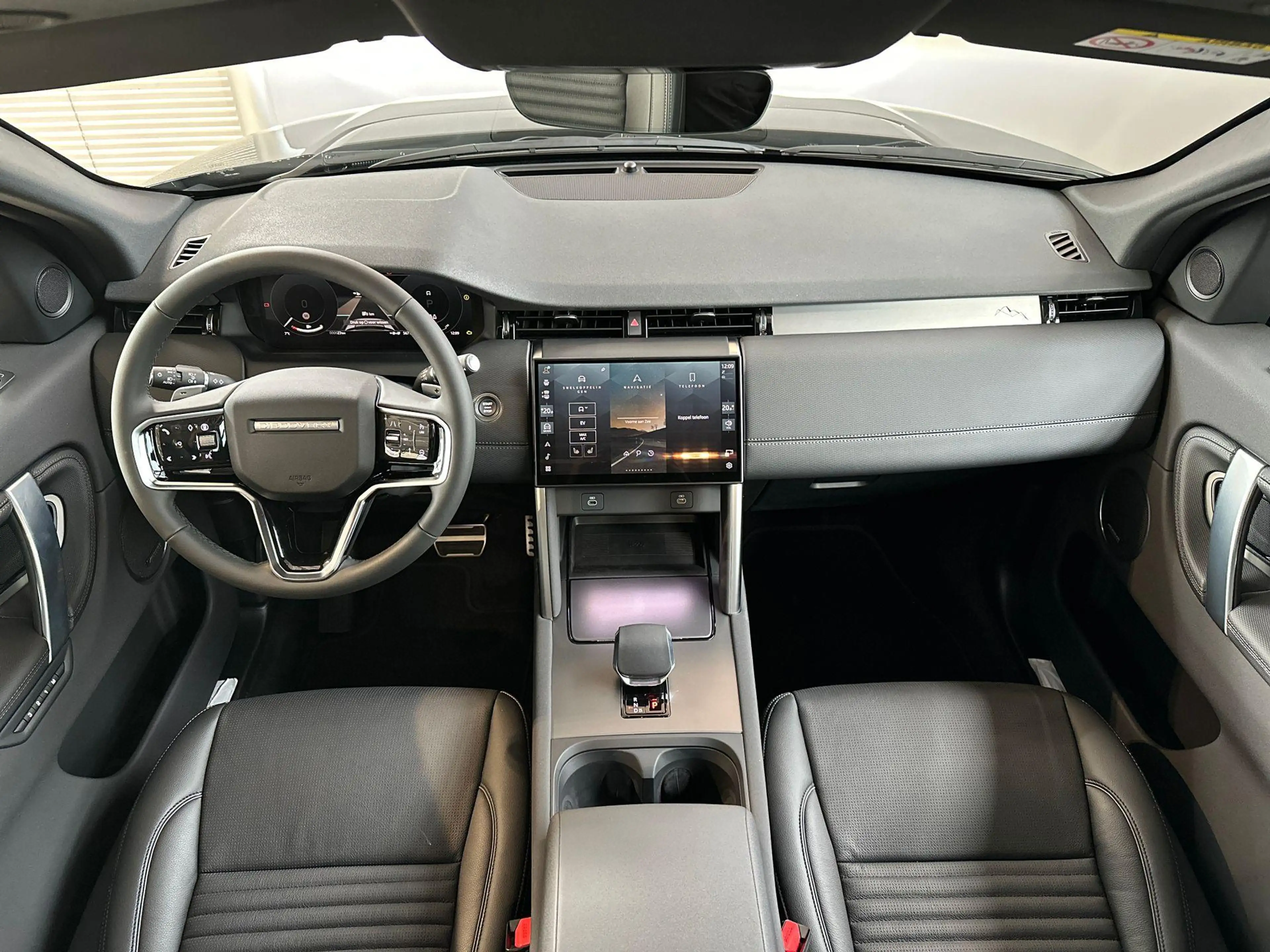 Land Rover Discovery Sport P270e Dynamic SE LANDMARK - TREKHAAK | PANO.DAK | — photo 4