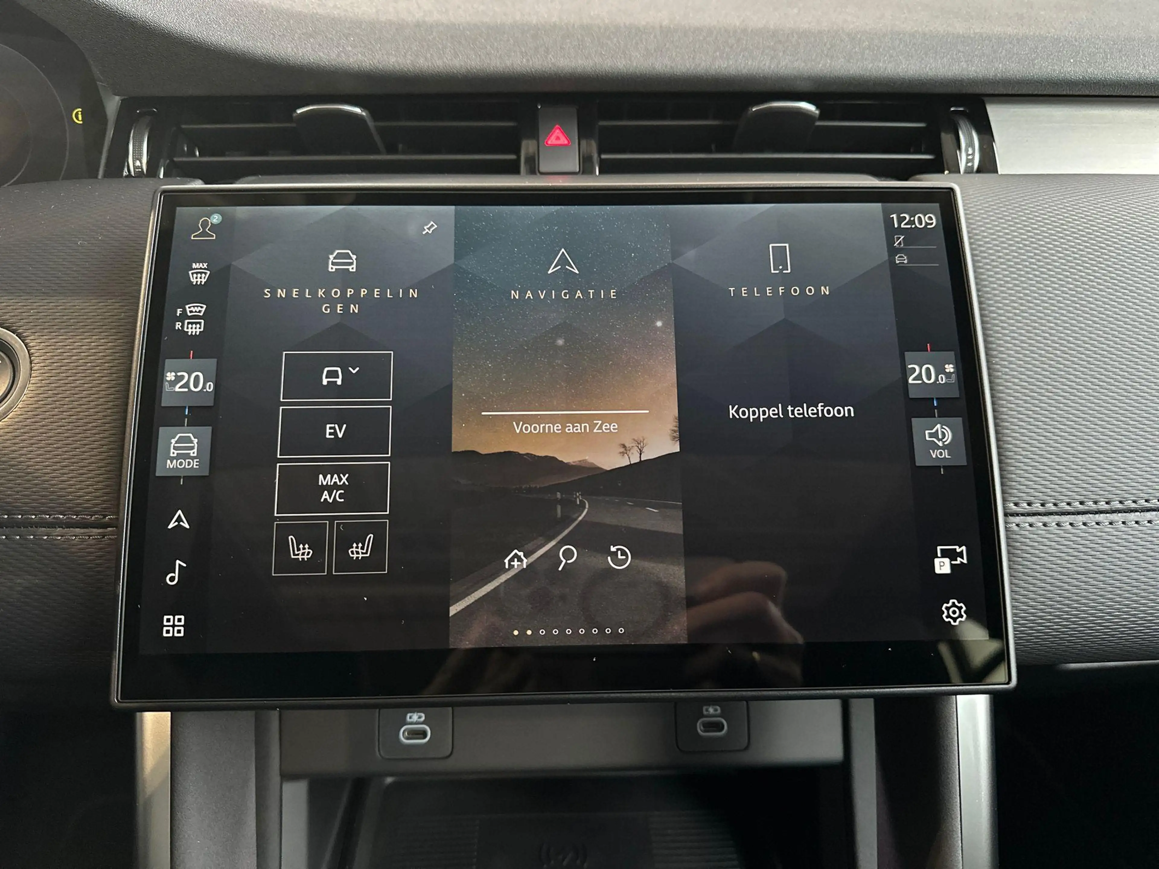 Land Rover Discovery Sport P270e Dynamic SE LANDMARK - TREKHAAK | PANO.DAK | — photo 15