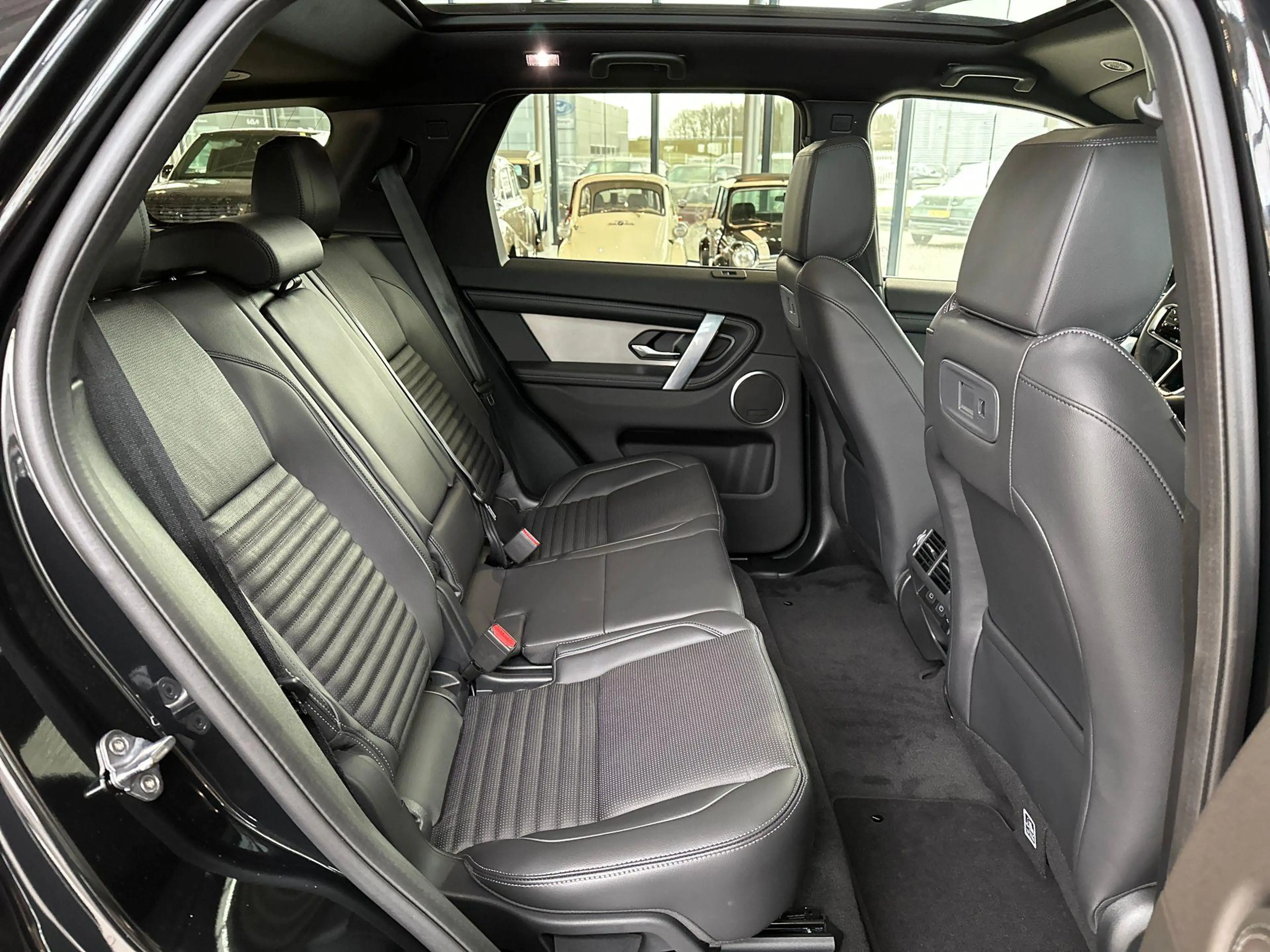 Land Rover Discovery Sport P270e Dynamic SE LANDMARK - TREKHAAK | PANO.DAK | — photo 5