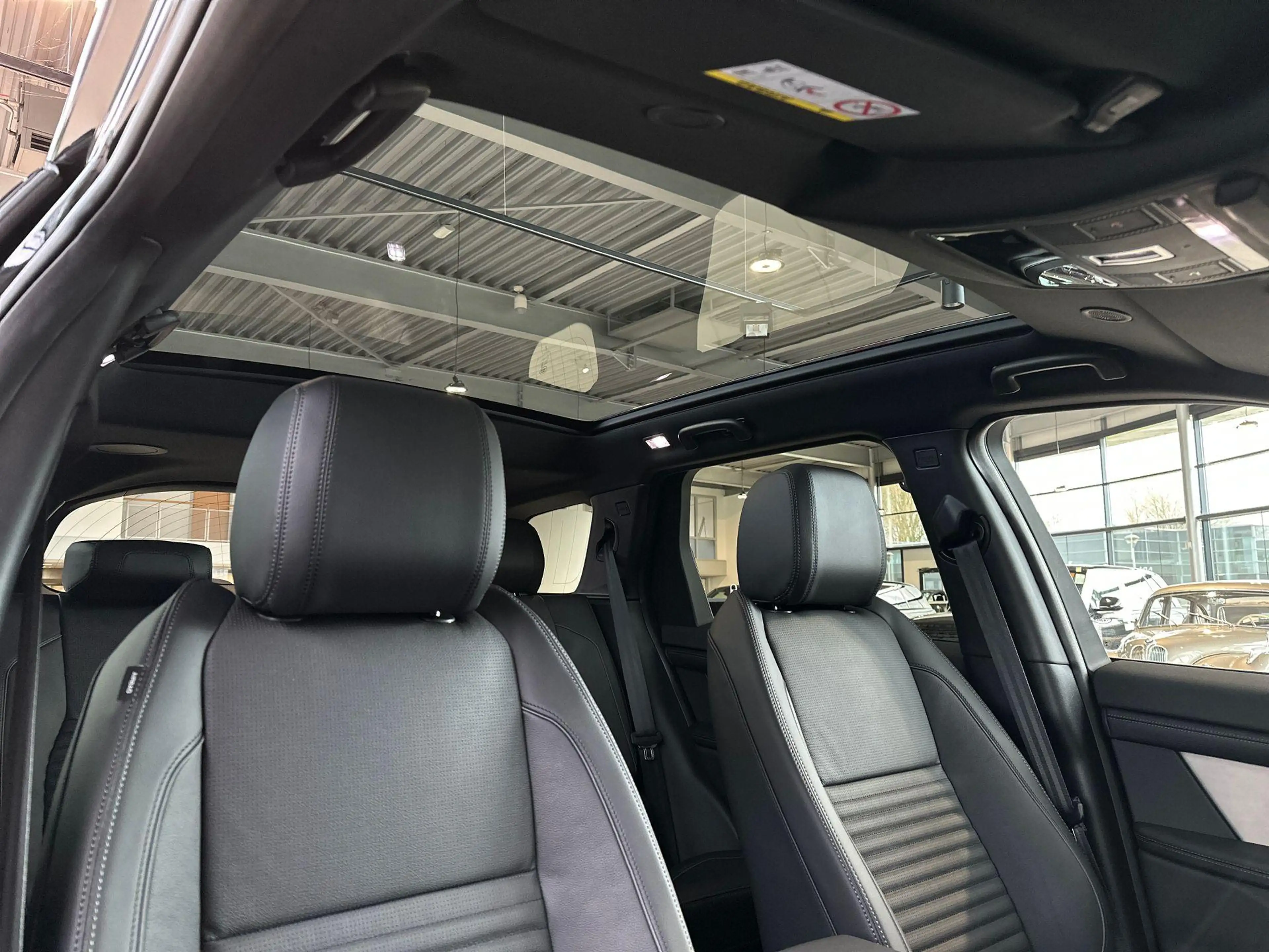 Land Rover Discovery Sport P270e Dynamic SE LANDMARK - TREKHAAK | PANO.DAK | — photo 14