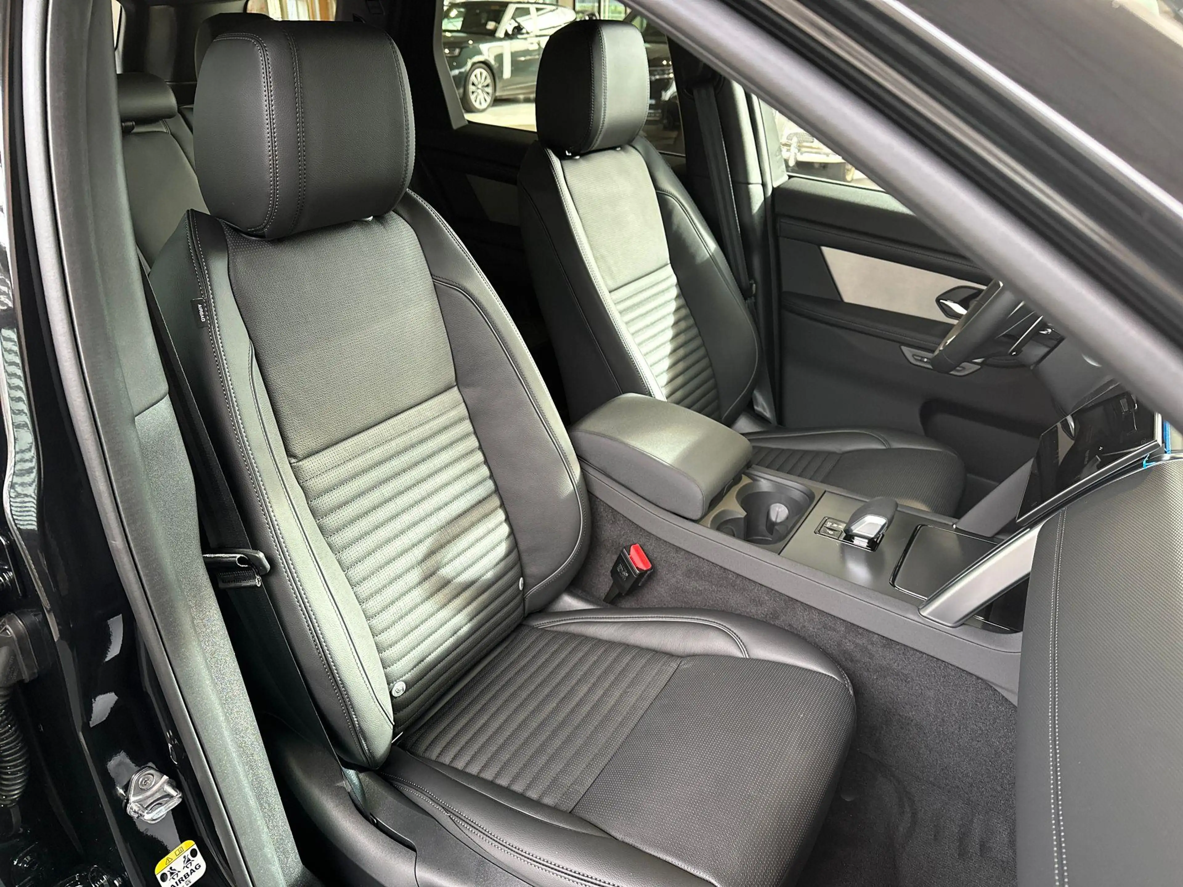 Land Rover Discovery Sport P270e Dynamic SE LANDMARK - TREKHAAK | PANO.DAK | — photo 10
