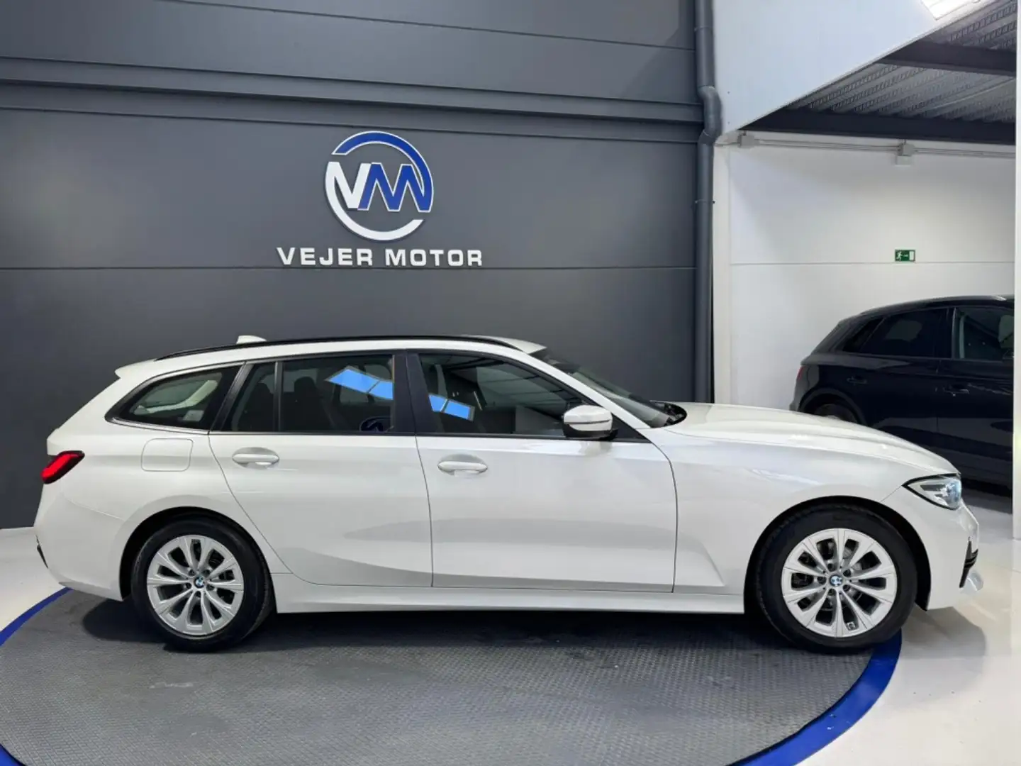 BMW 318 318d Touring Blanc - 2