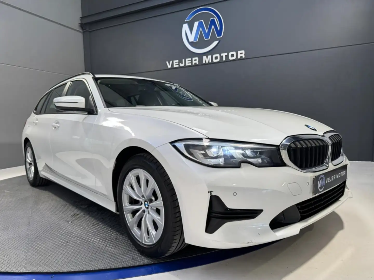 BMW 318 318d Touring Blanc - 1