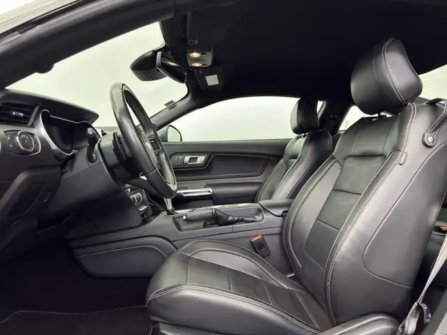 Ford Mustang view 8