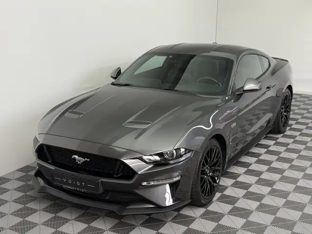 Ford Mustang view 2