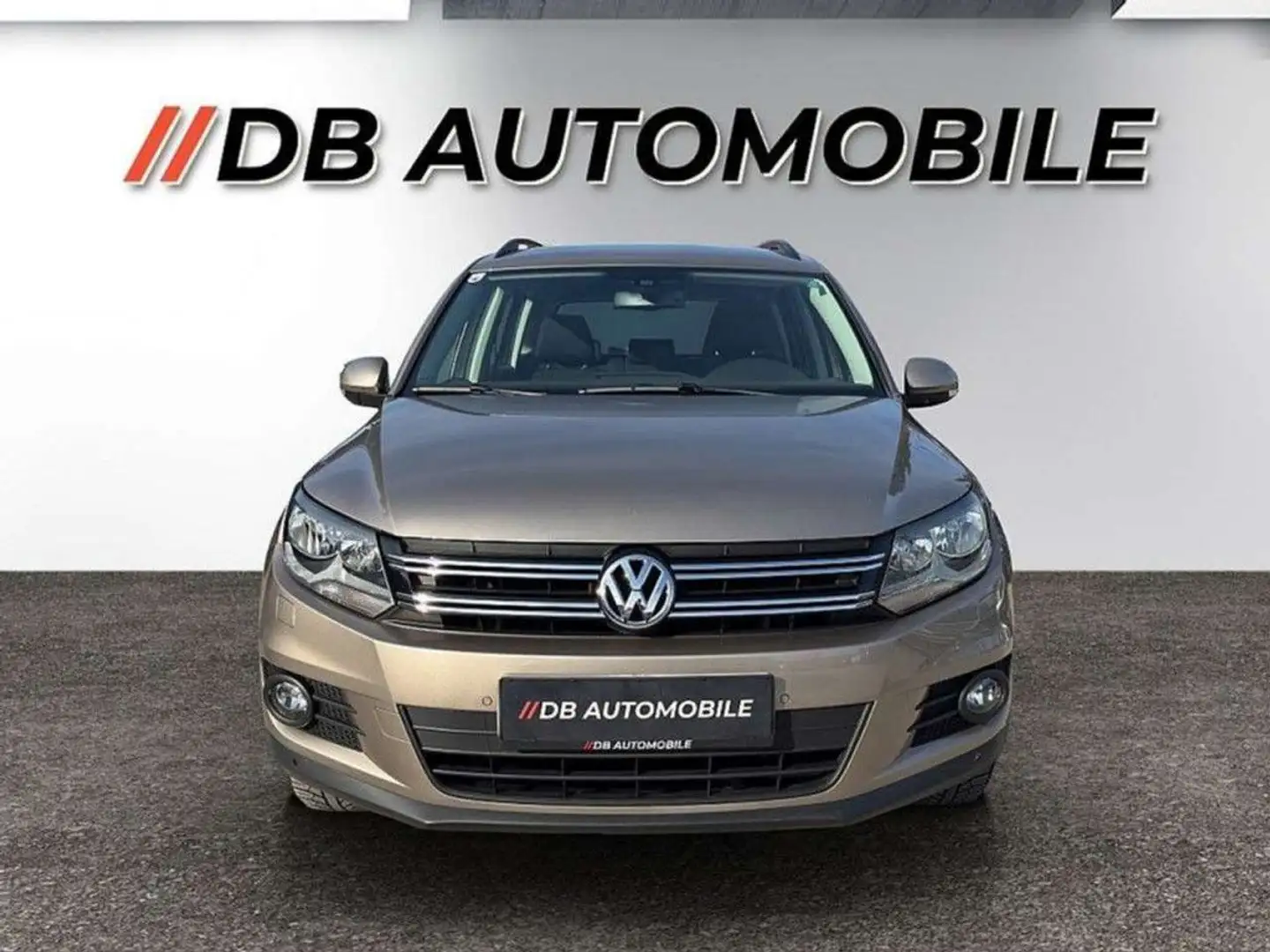 Volkswagen Tiguan 1,4 TSI Trend&Fun BMT Желтый - 2