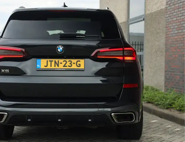 BMW X5 view 14