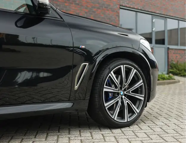 BMW X5 view 20