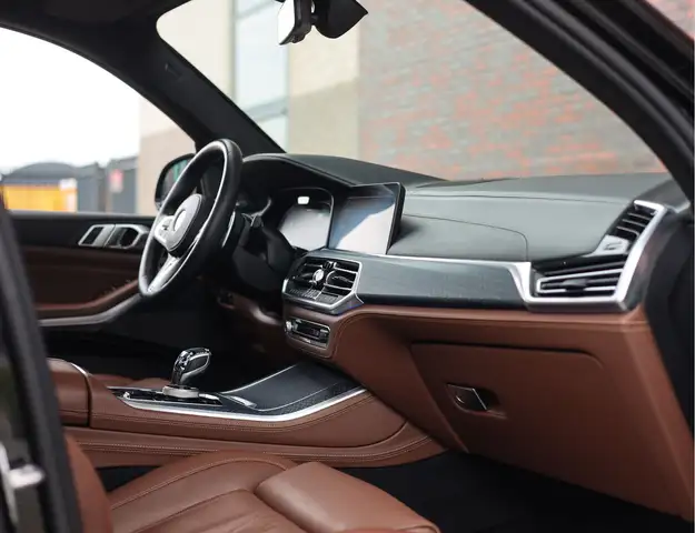 BMW X5 view 24