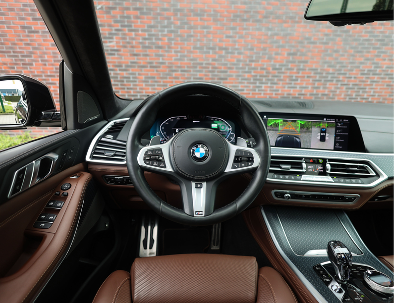 BMW X5 45e xDrive | Sky - HUD - Volleder - Massage — photo 36