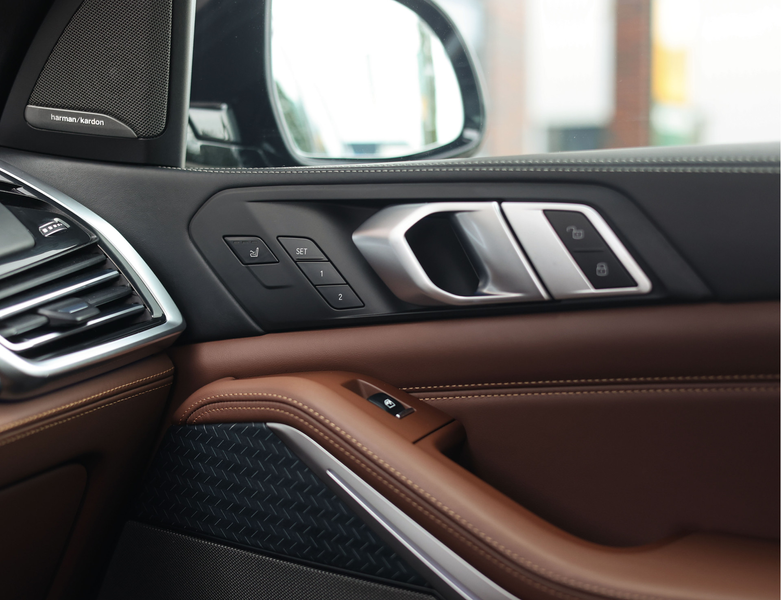 BMW X5 45e xDrive | Sky - HUD - Volleder - Massage — photo 44