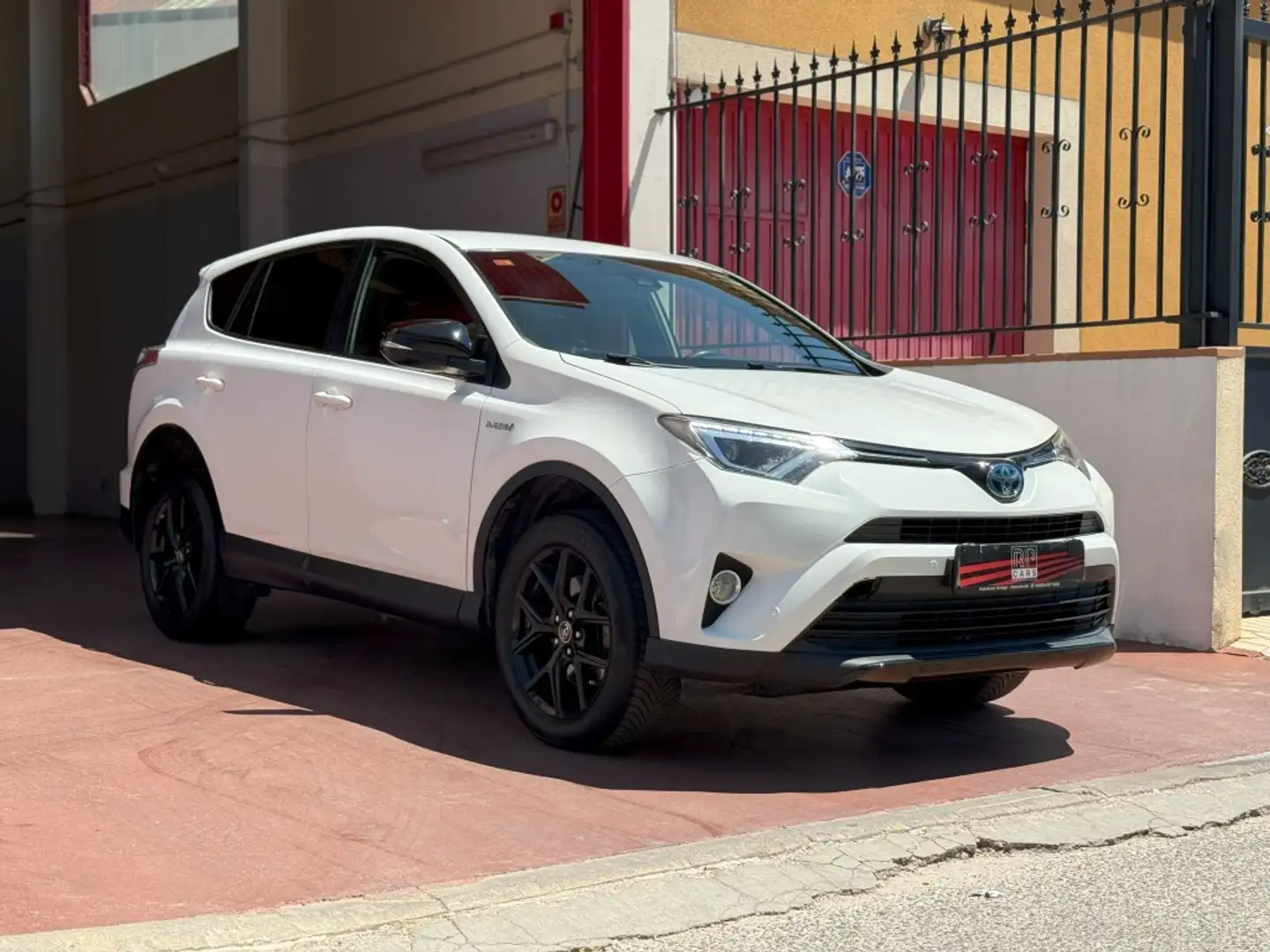 Toyota RAV 4 2.5 hybrid 2WD Advance Blanc - 2