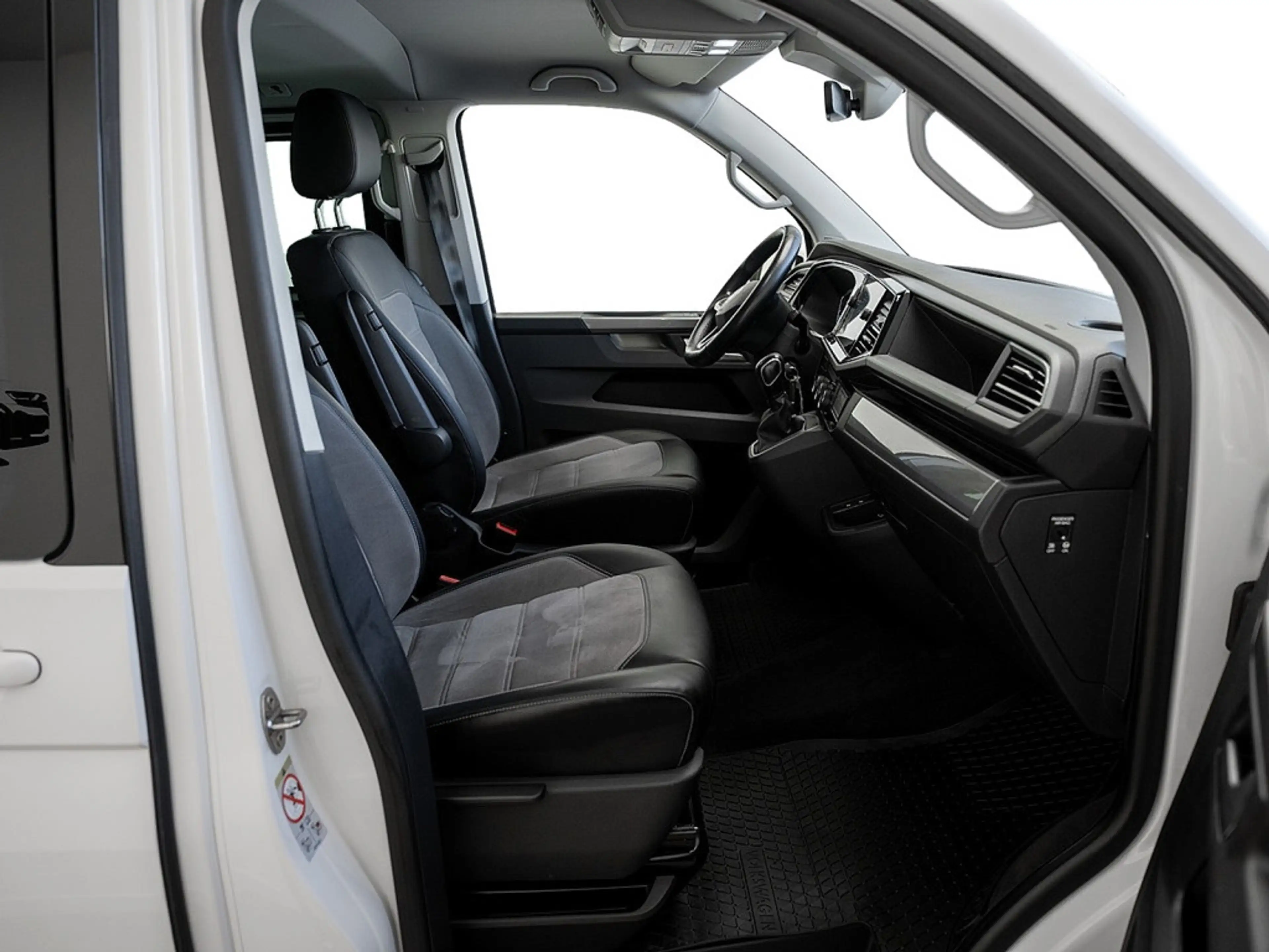 Volkswagen T6.1 Multivan 2.0 TDI Generation Six 4M AHK S — photo 3