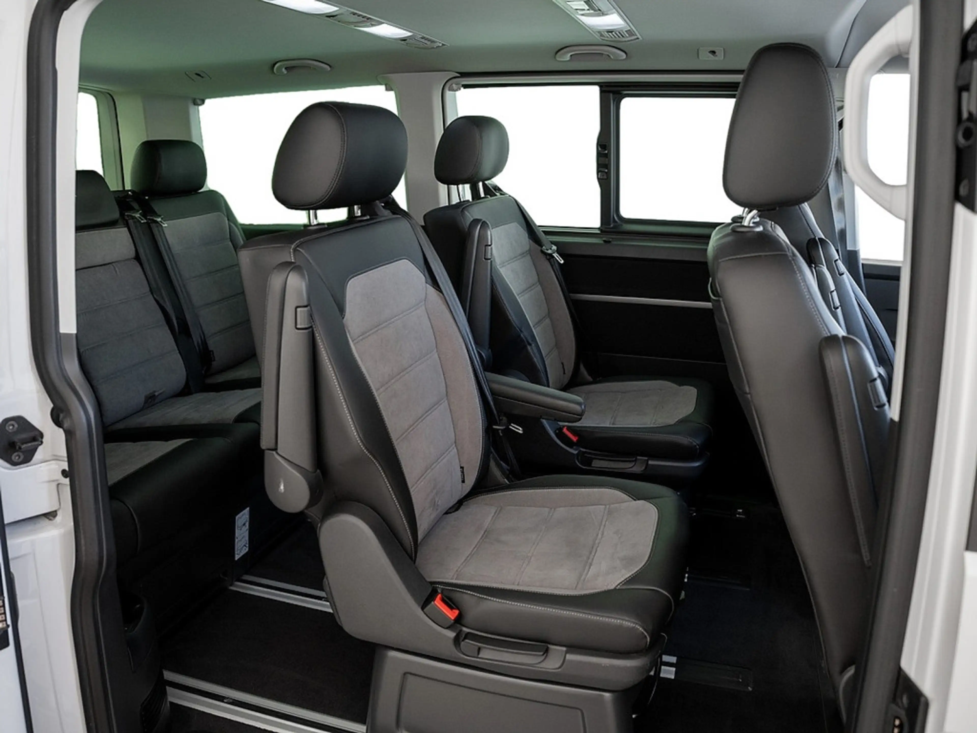 Volkswagen T6.1 Multivan 2.0 TDI Generation Six 4M AHK S — photo 5