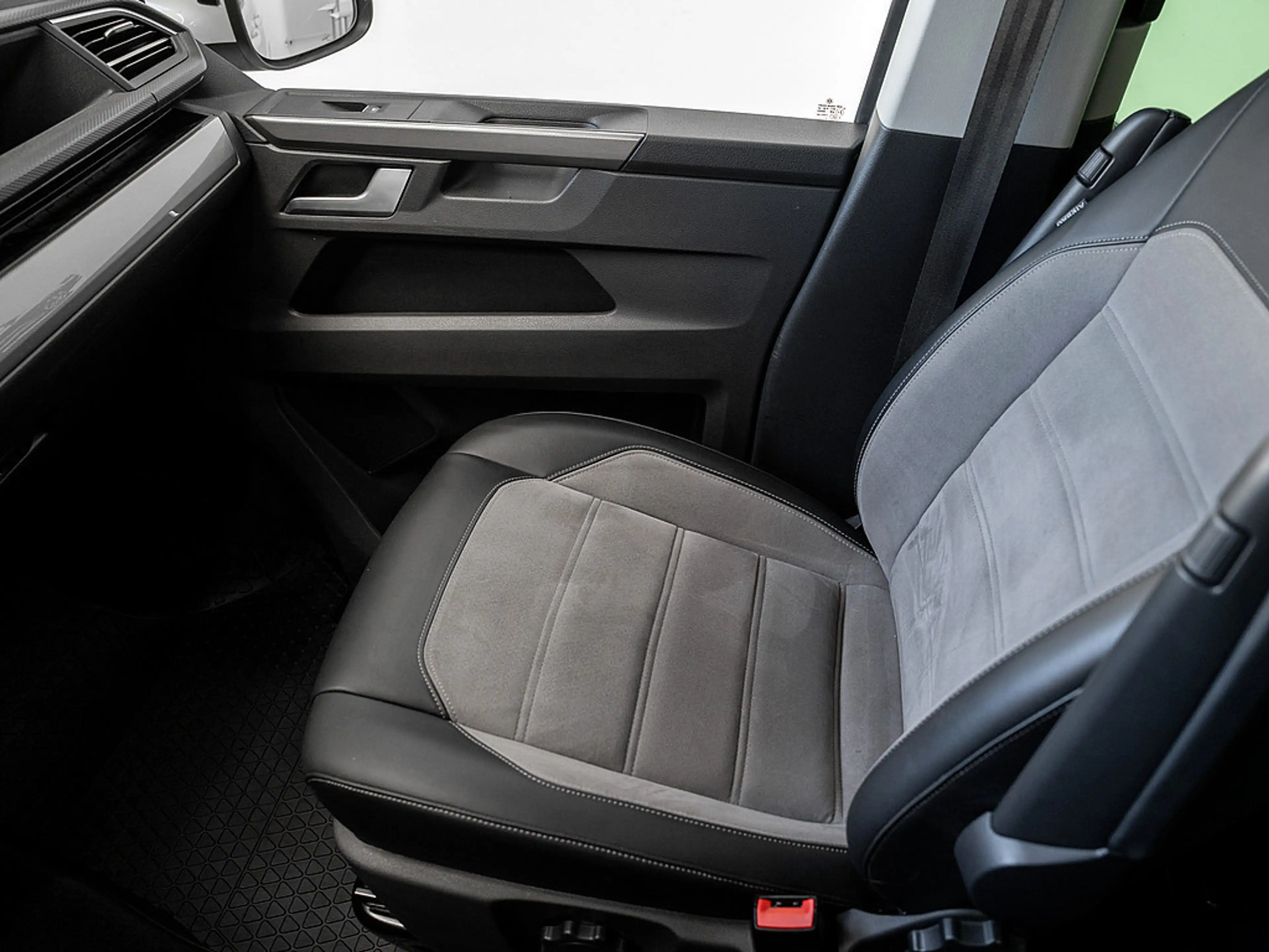 Volkswagen T6.1 Multivan 2.0 TDI Generation Six 4M AHK S — photo 12