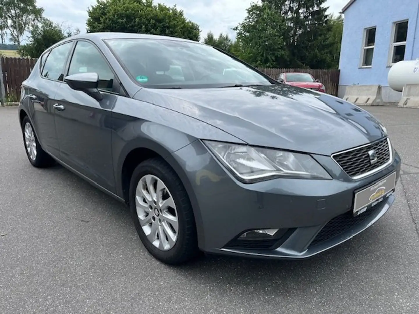 SEAT Leon Style"Klima,Alufelgen,Radio,PDC,TÜV 04/2027 Grau - 2