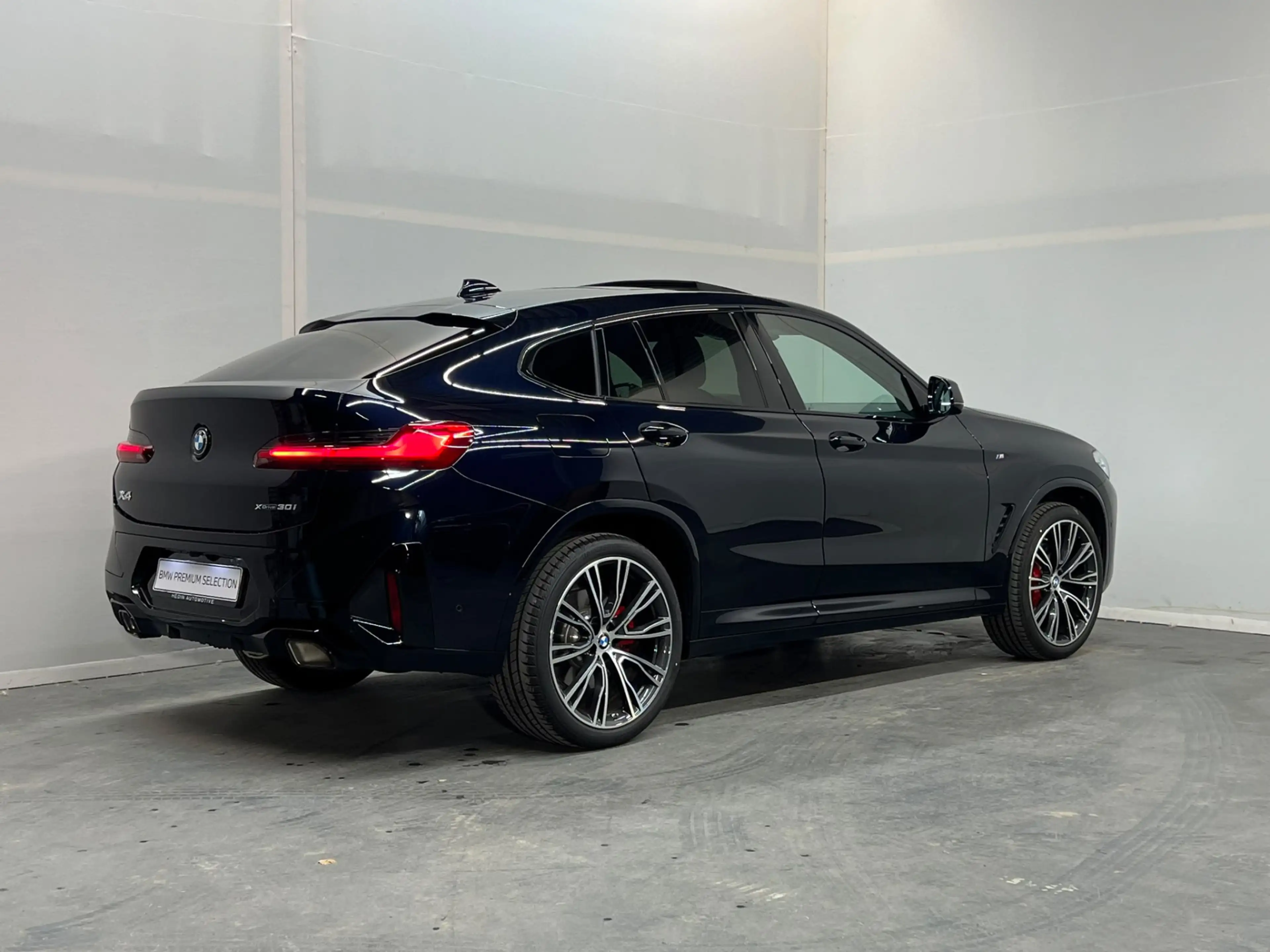 BMW X4 xDrive30i — photo 2