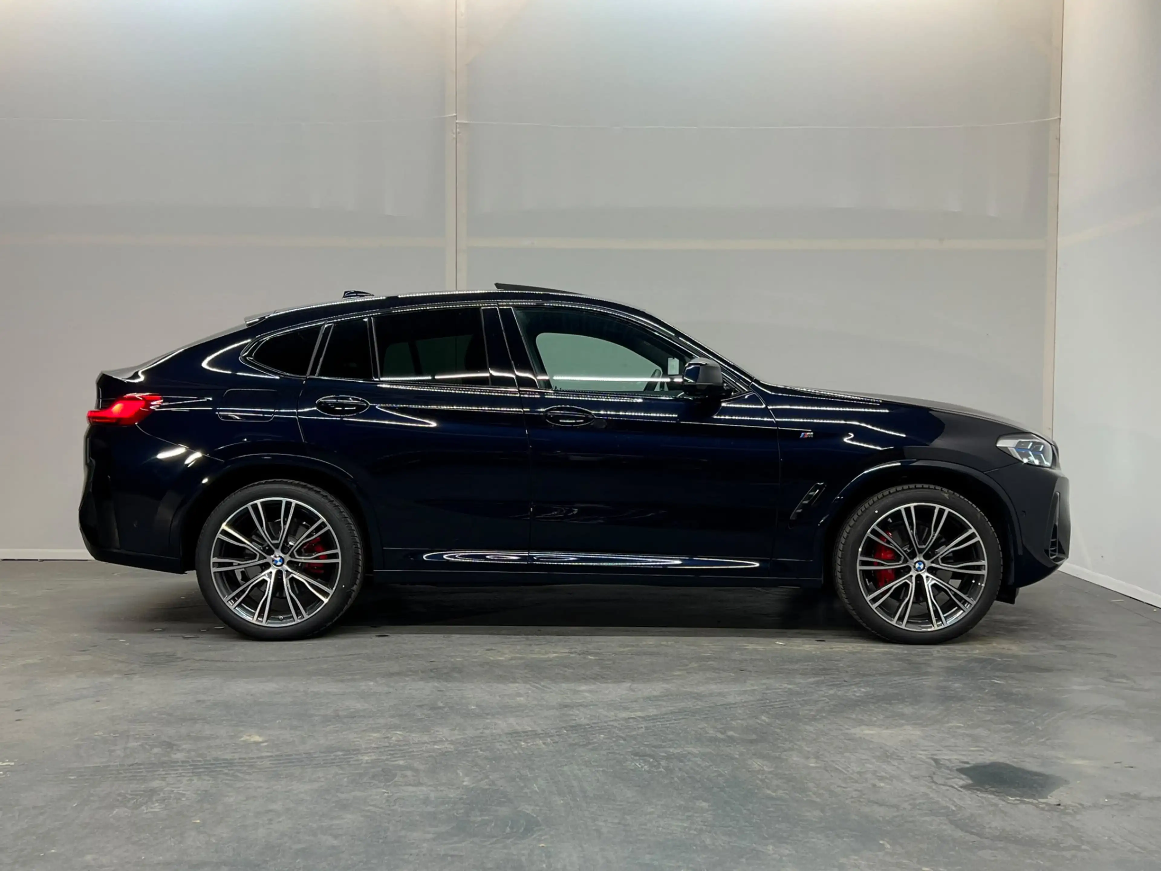 BMW X4 xDrive30i — photo 11