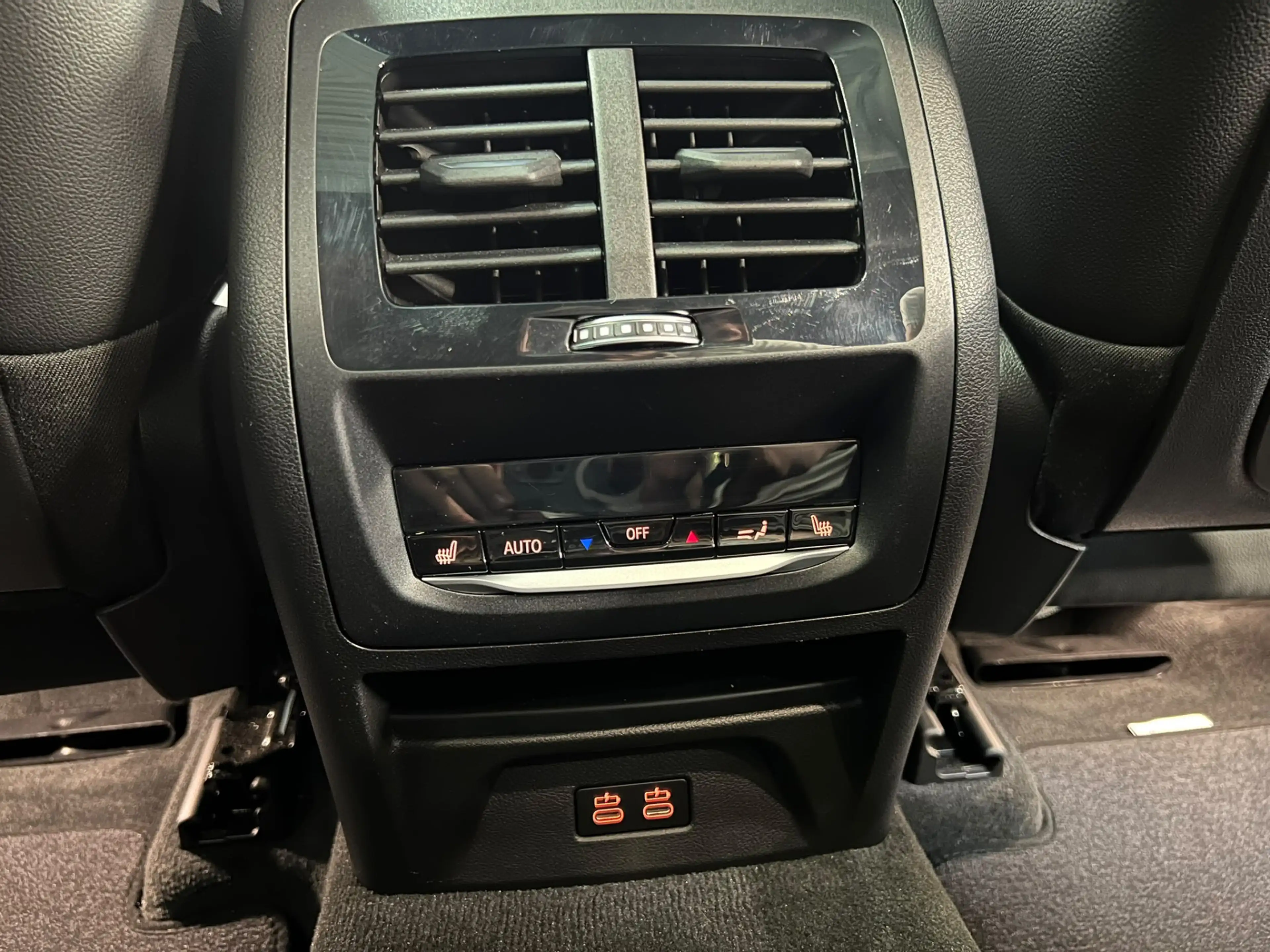 BMW X4 xDrive30i — photo 14