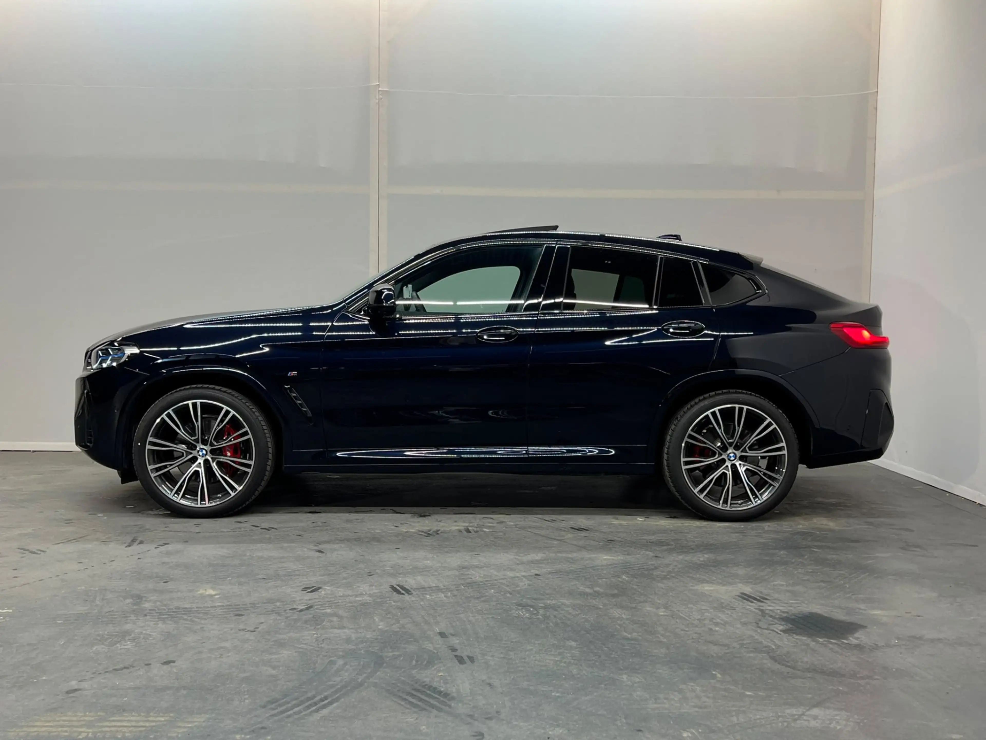 BMW X4 xDrive30i — photo 10