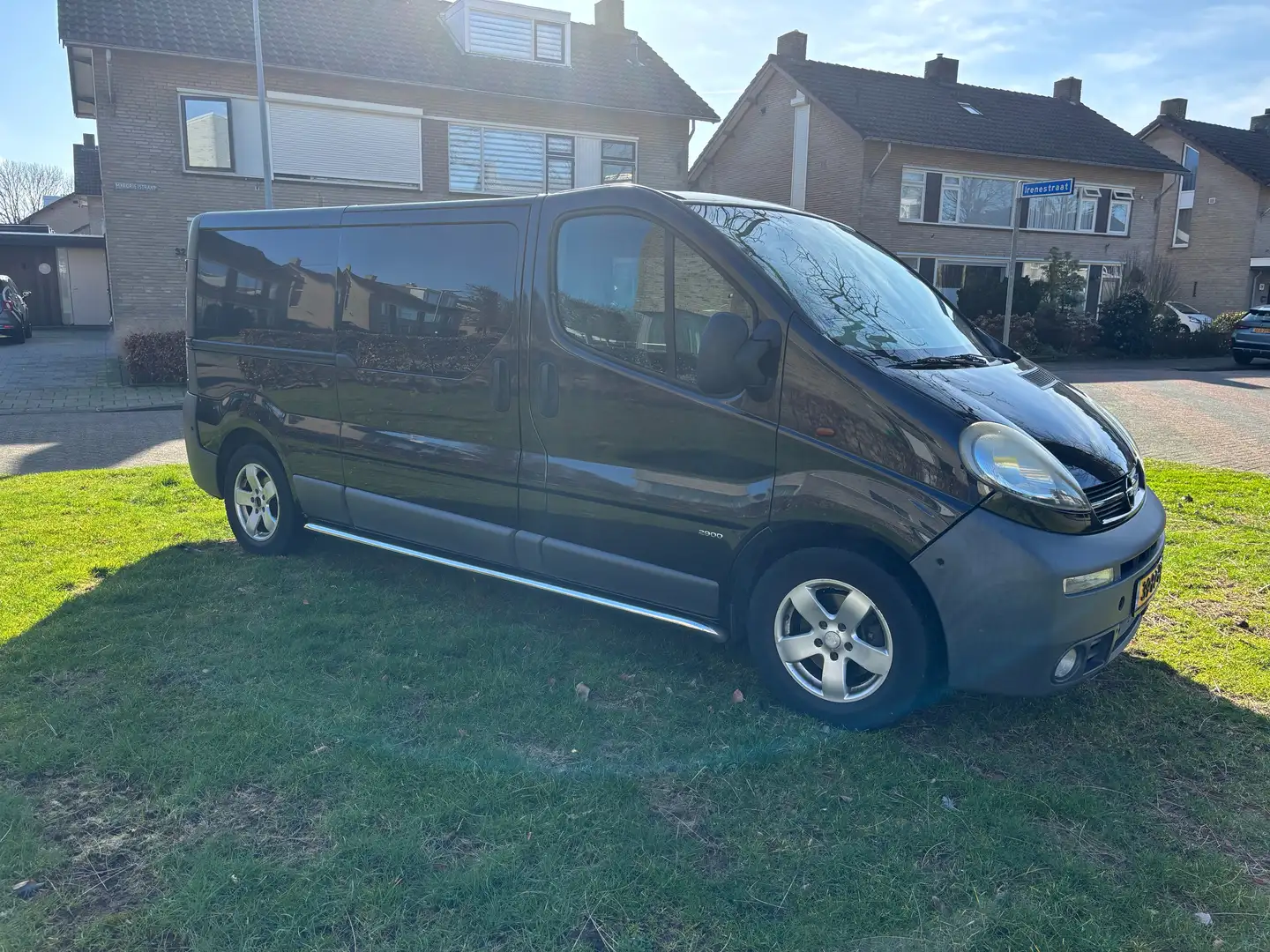 Opel Vivaro Vivaro 2.5 DTI Fekete - 2